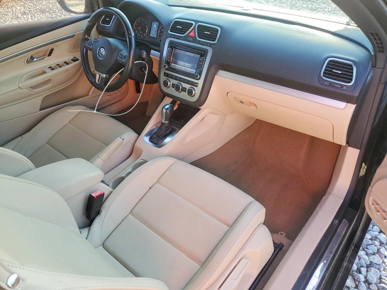 2013 Volkswagen Eos Komfort Black vin: WVWBW8AH5DV007299