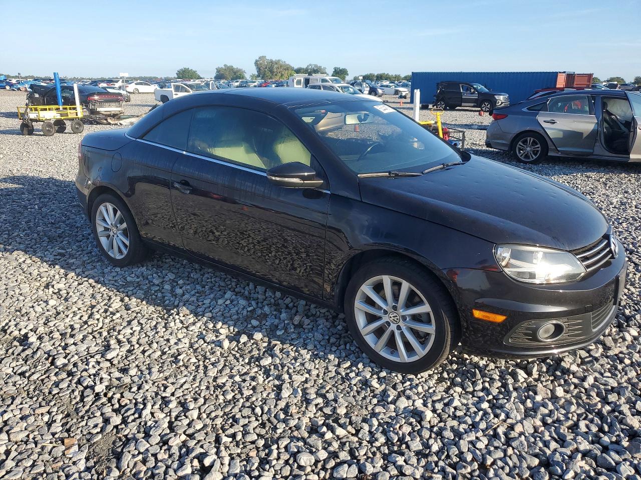 2013 Volkswagen Eos Komfort Black vin: WVWBW8AH5DV007299
