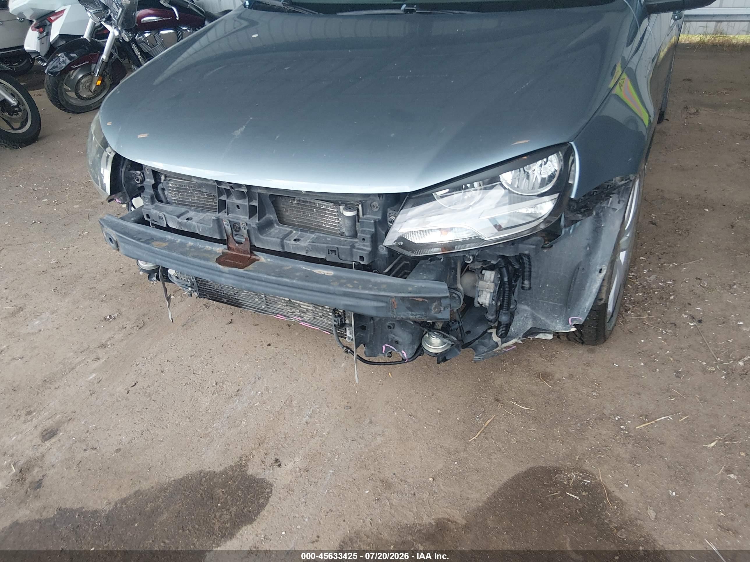 2014 Volkswagen Eos Komfort Light Blue vin: WVWBW8AH5EV003237