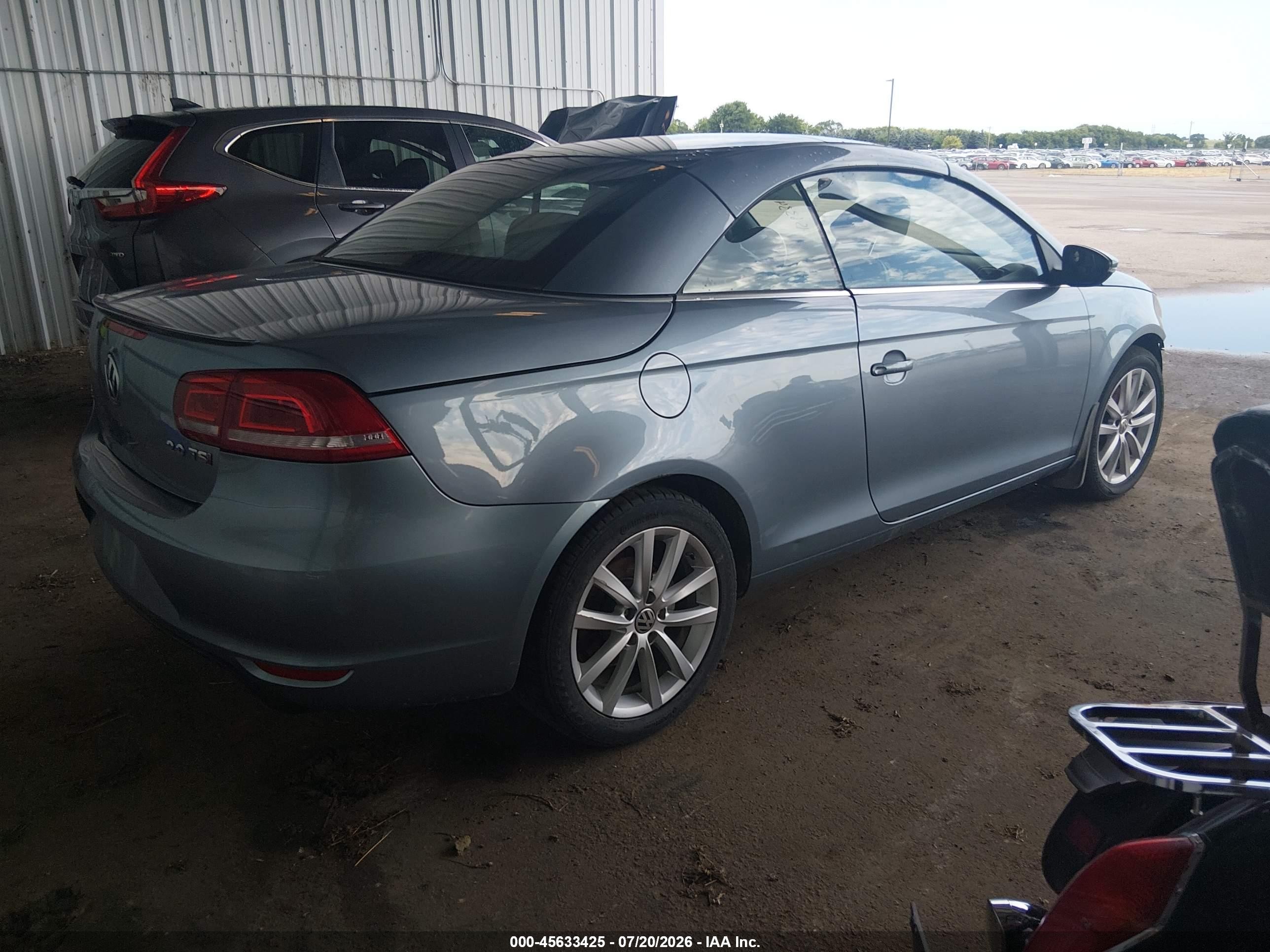 2014 Volkswagen Eos Komfort Light Blue vin: WVWBW8AH5EV003237