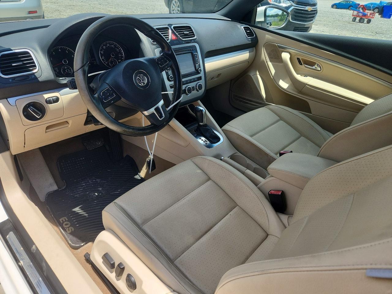 2013 Volkswagen Eos Komfort White vin: WVWBW8AH7DV000287