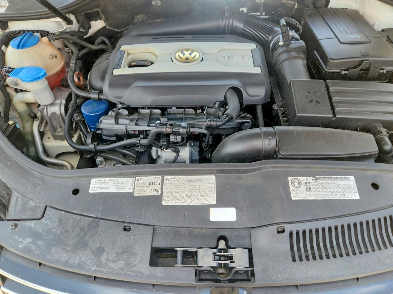 2013 Volkswagen Eos Komfort White vin: WVWBW8AH7DV000287