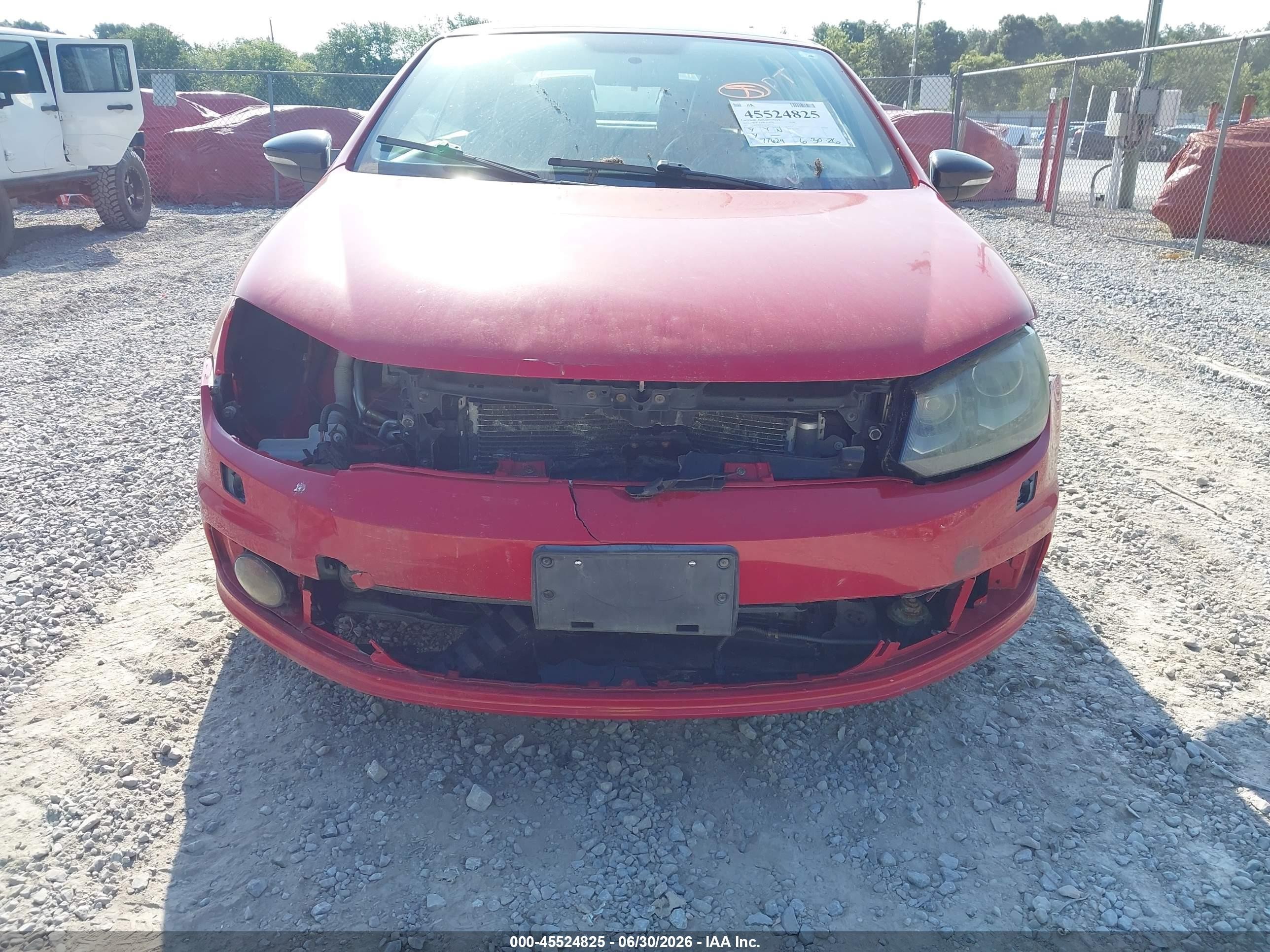 2013 Volkswagen Eos Sport Red vin: WVWBW8AH7DV007305
