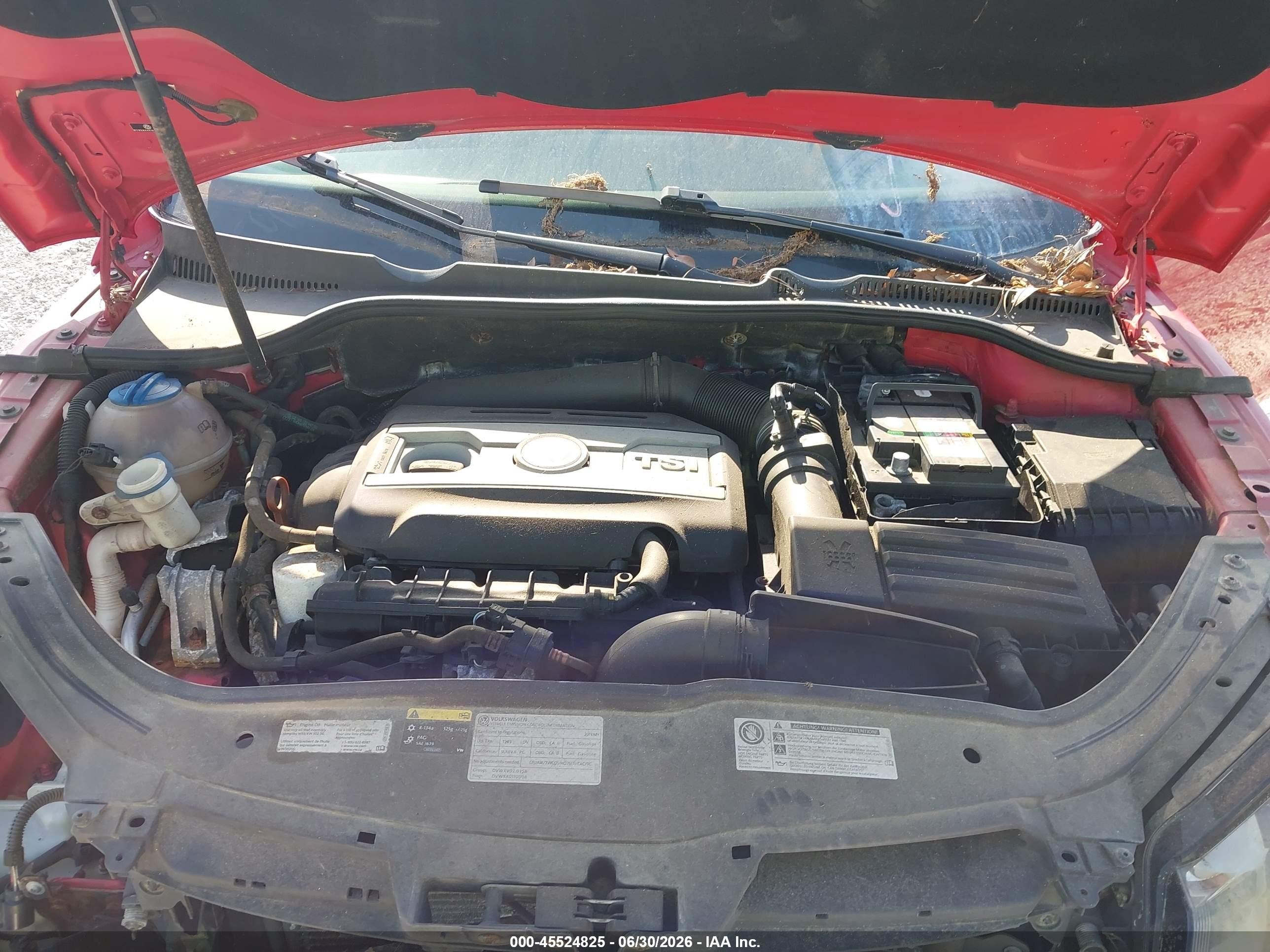 2013 Volkswagen Eos Sport Red vin: WVWBW8AH7DV007305