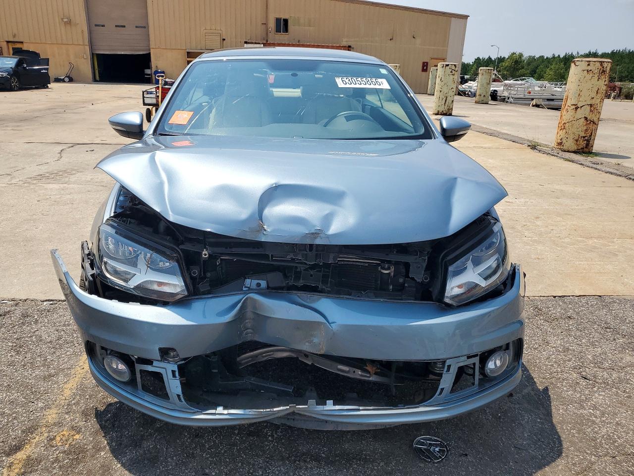 2014 Volkswagen Eos Komfort Blue vin: WVWBW8AH7EV000498