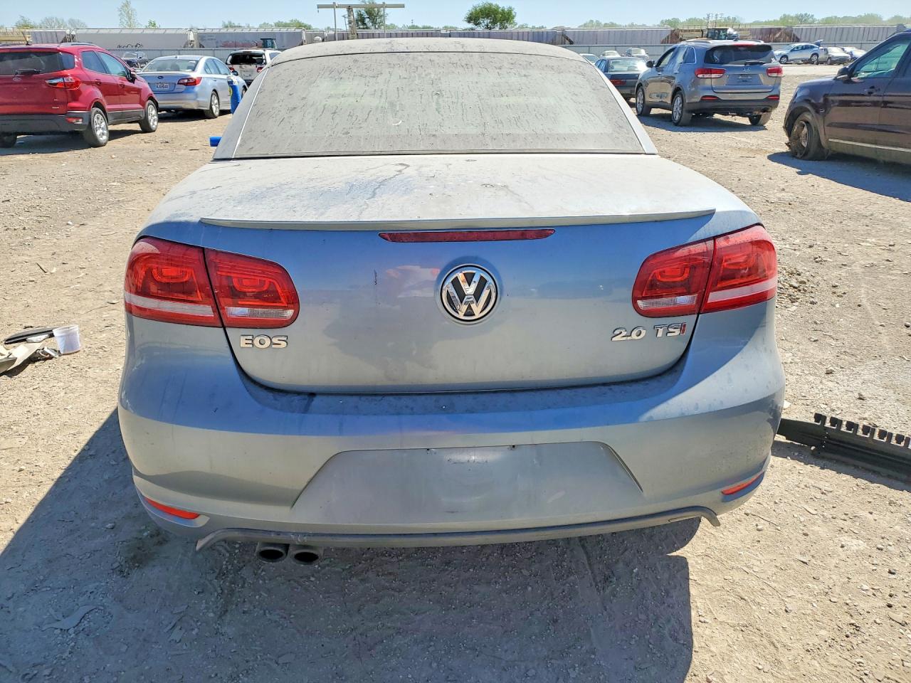 2015 Volkswagen Eos Komfort Blue vin: WVWBW8AH7FV000597