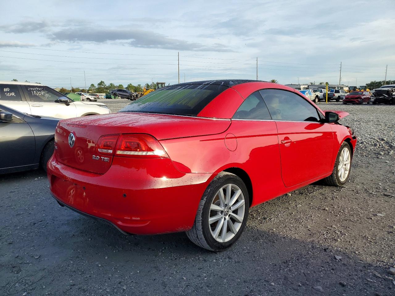 2013 Volkswagen Eos Komfort Красный vin: WVWBW8AH8DV005689