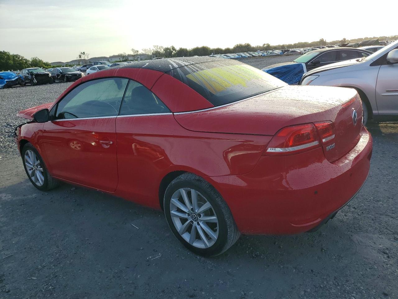 2013 Volkswagen Eos Komfort Красный vin: WVWBW8AH8DV005689