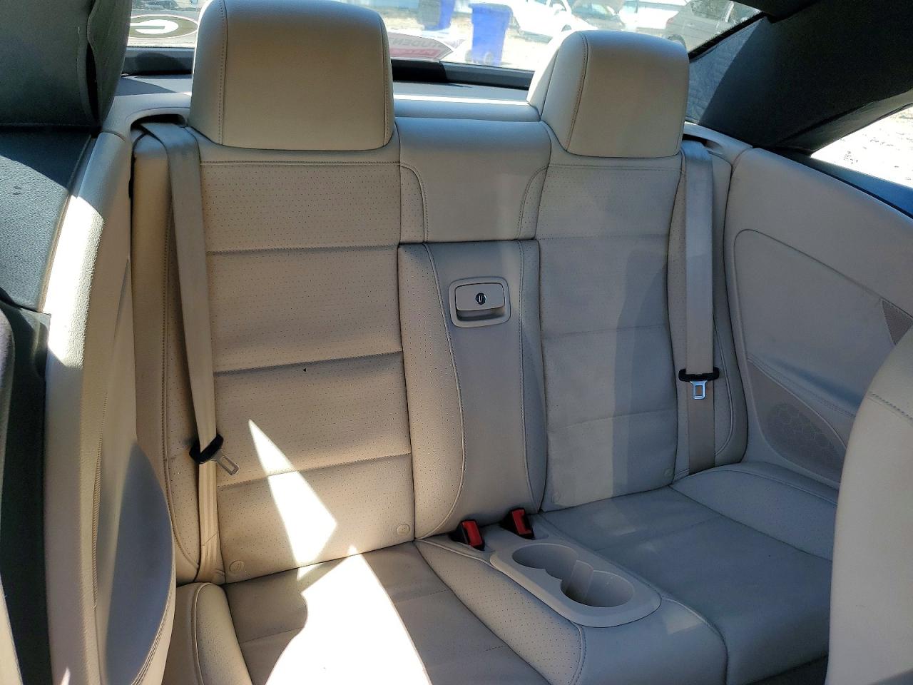 2014 Volkswagen Eos Komfort Черный vin: WVWBW8AH8EV005919