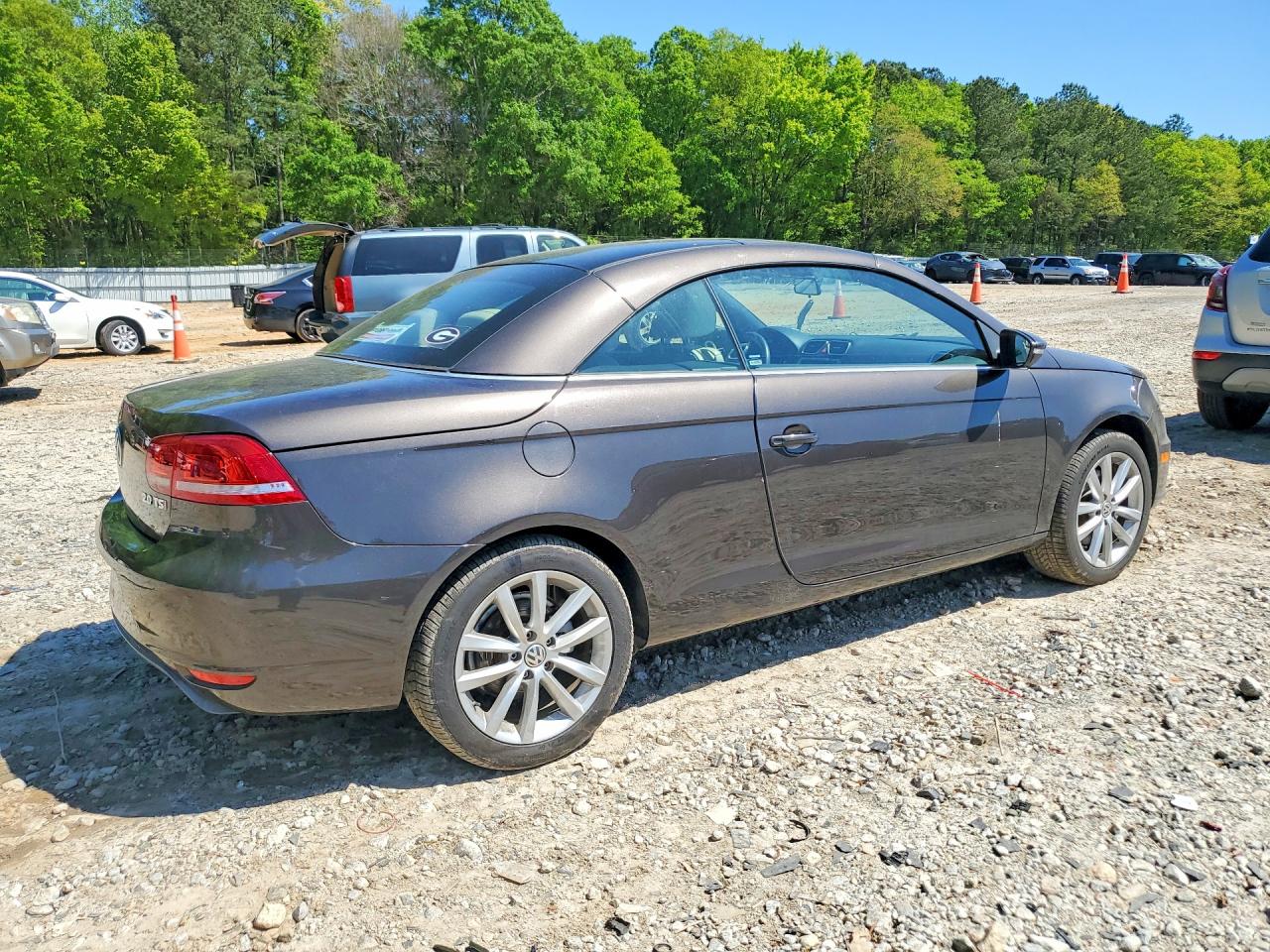 2014 Volkswagen Eos Komfort Черный vin: WVWBW8AH8EV005919