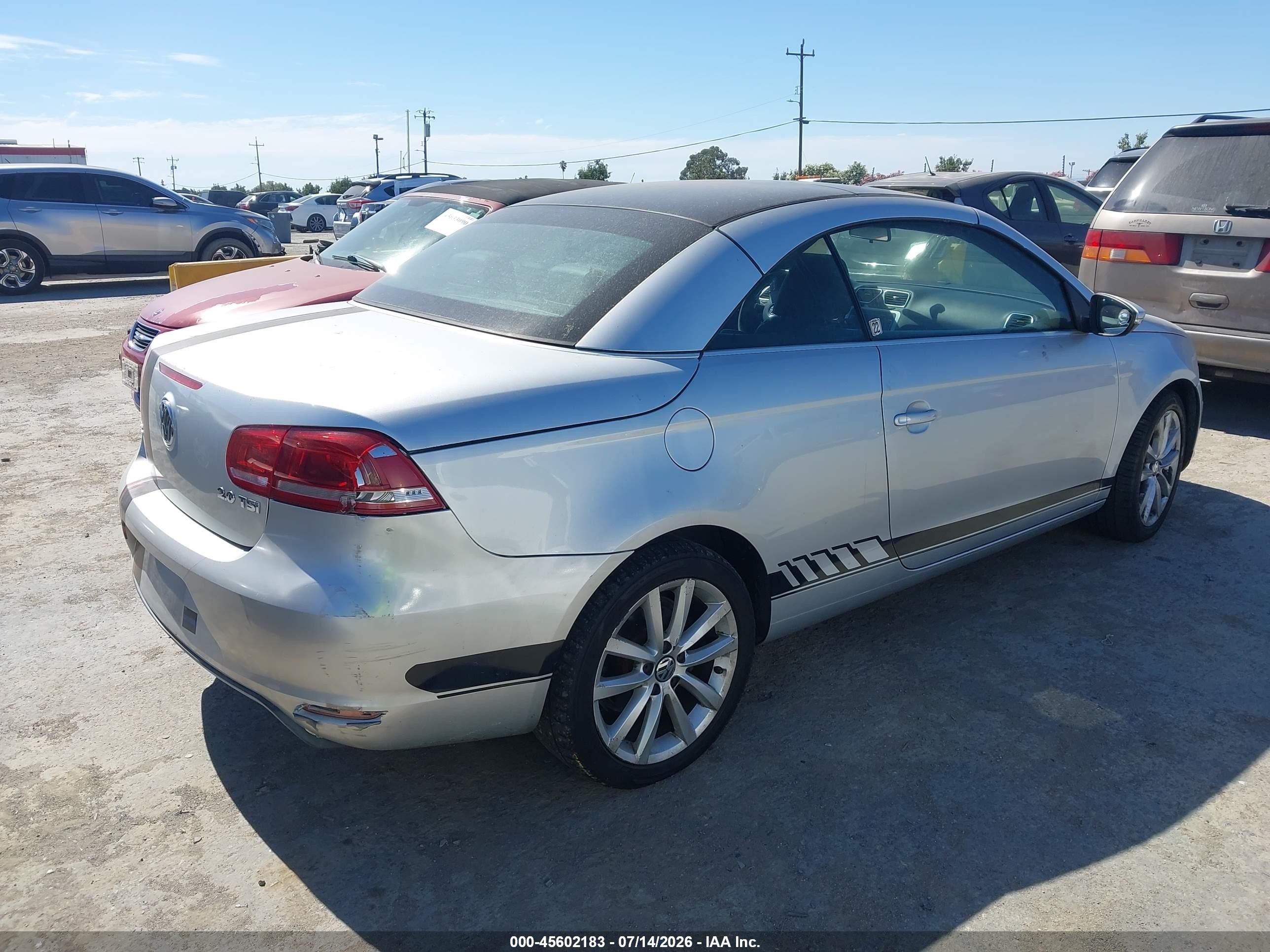 2014 Volkswagen Eos Komfort Silver vin: WVWBW8AH9EV006397