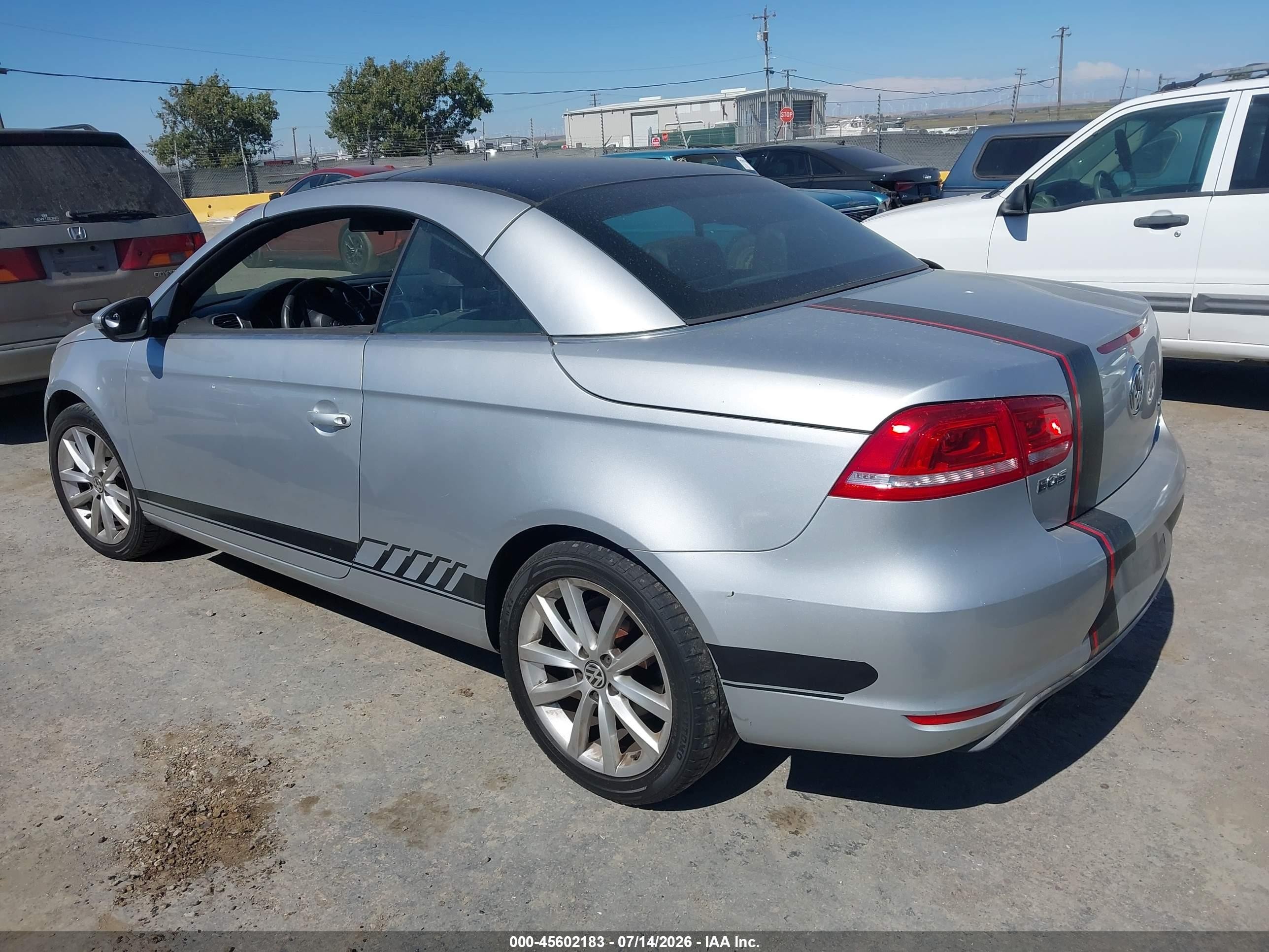 2014 Volkswagen Eos Komfort Silver vin: WVWBW8AH9EV006397