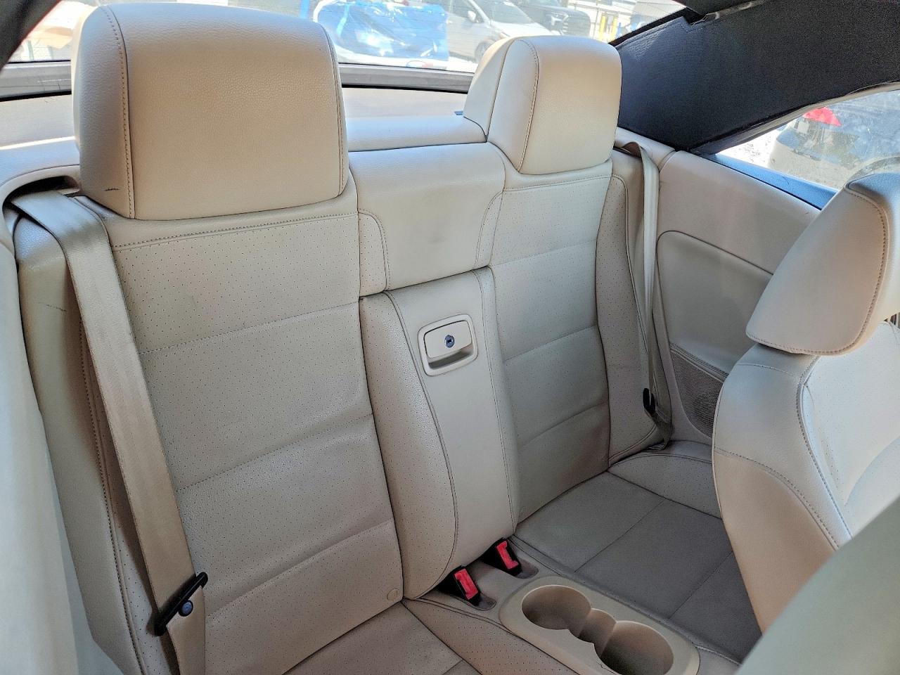 2014 Volkswagen Eos Komfort Белый vin: WVWBW8AHXEV007090