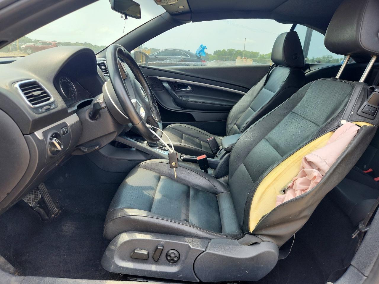 2015 Volkswagen Eos Komfort Silver vin: WVWBW8AHXFV002621