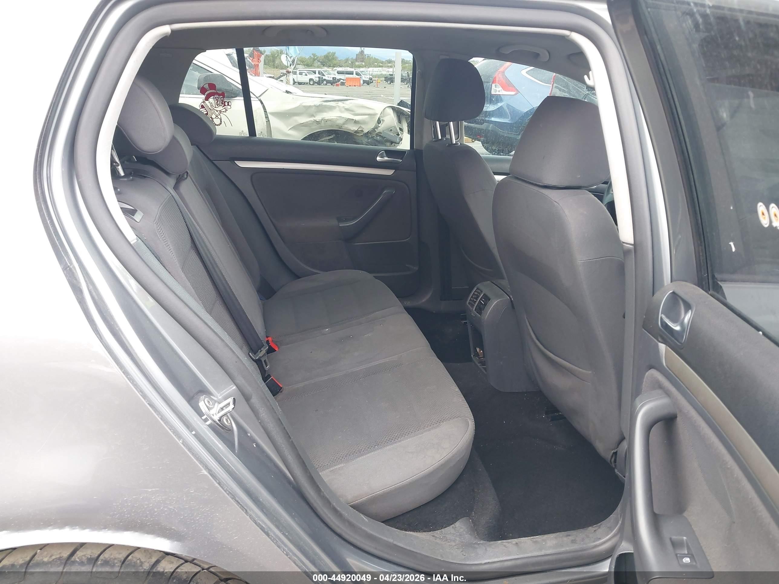 2008 Volkswagen Rabbit S Gray vin: WVWCA71K18W079903