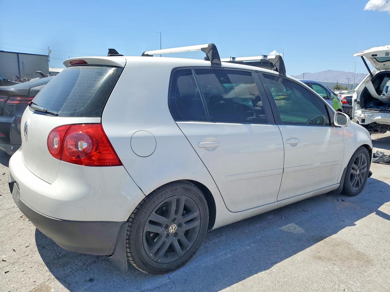 2008 Volkswagen Rabbit White vin: WVWCA71K68W063602