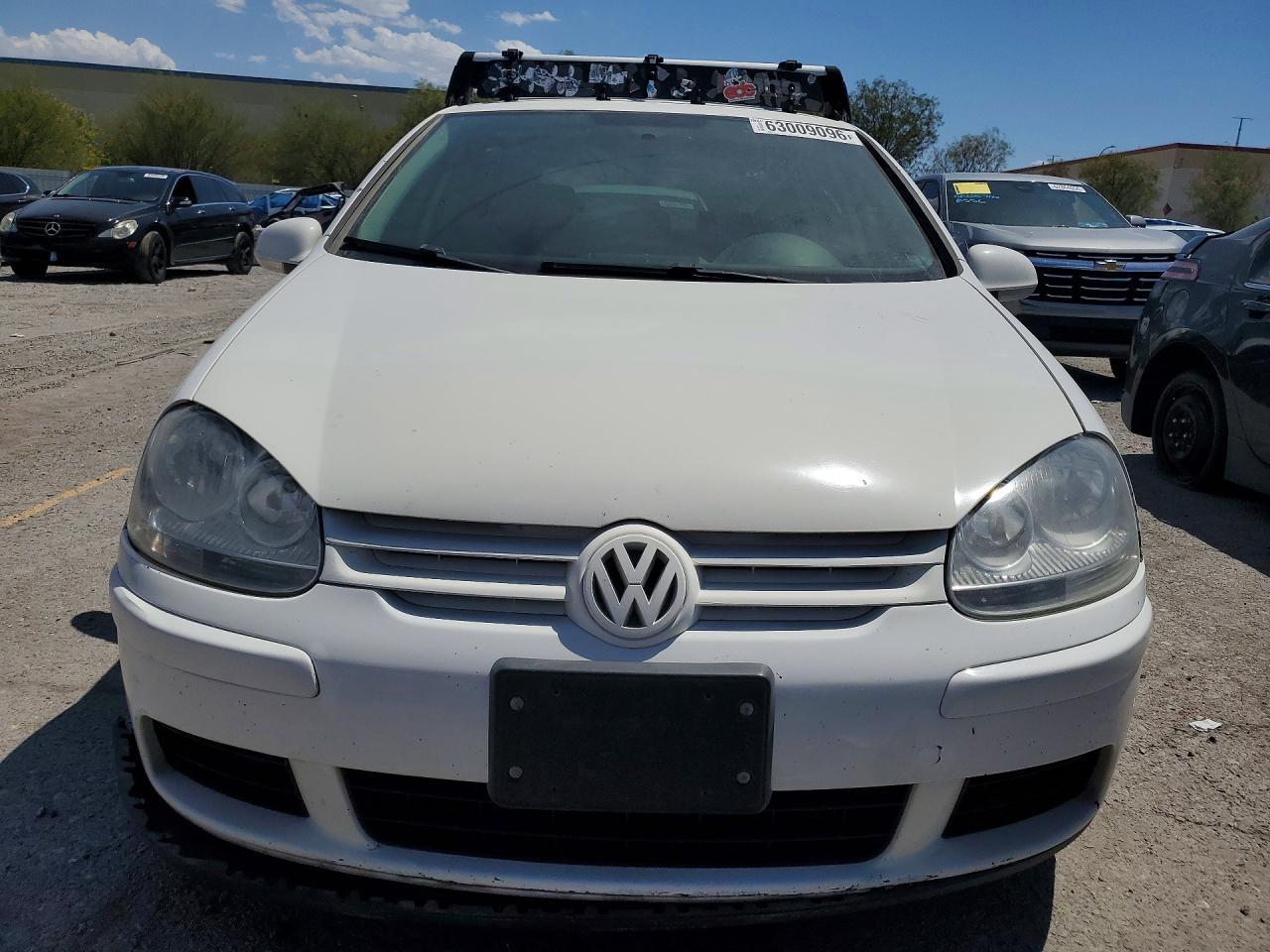 2008 Volkswagen Rabbit White vin: WVWCA71K68W063602