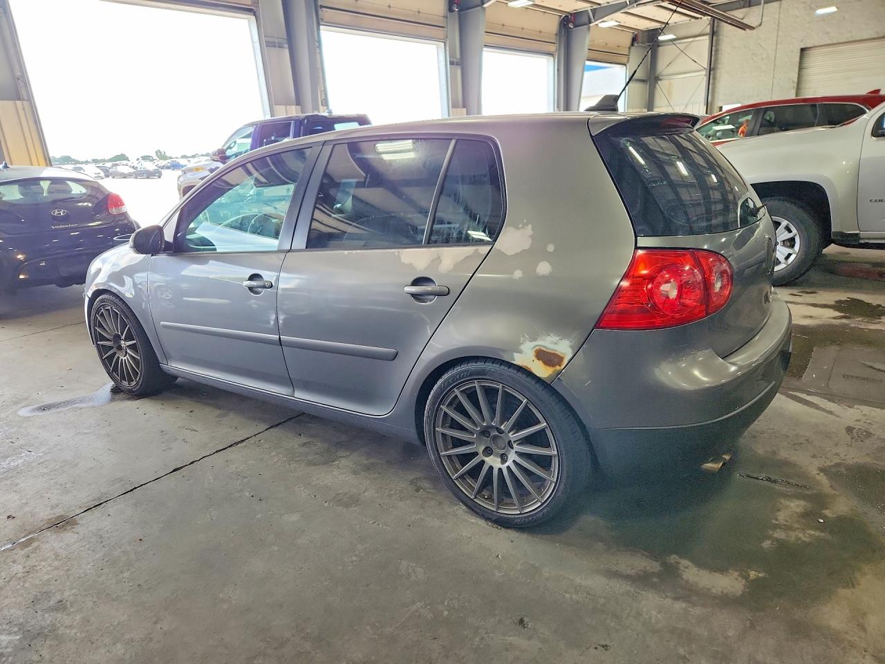 2008 Volkswagen Rabbit Silver vin: WVWCB71K28W290976
