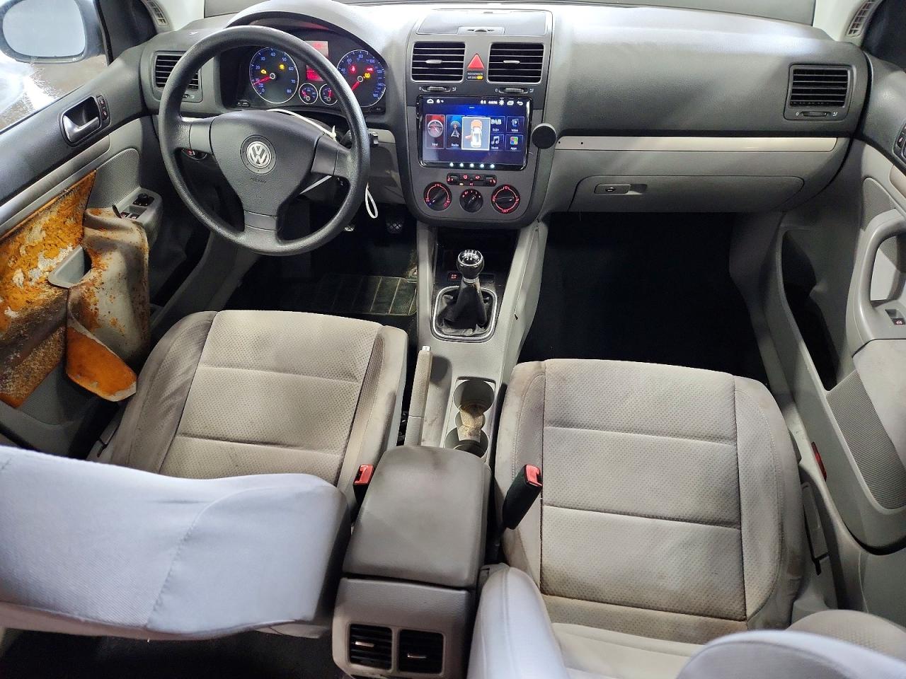 2008 Volkswagen Rabbit Silver vin: WVWCB71K28W290976