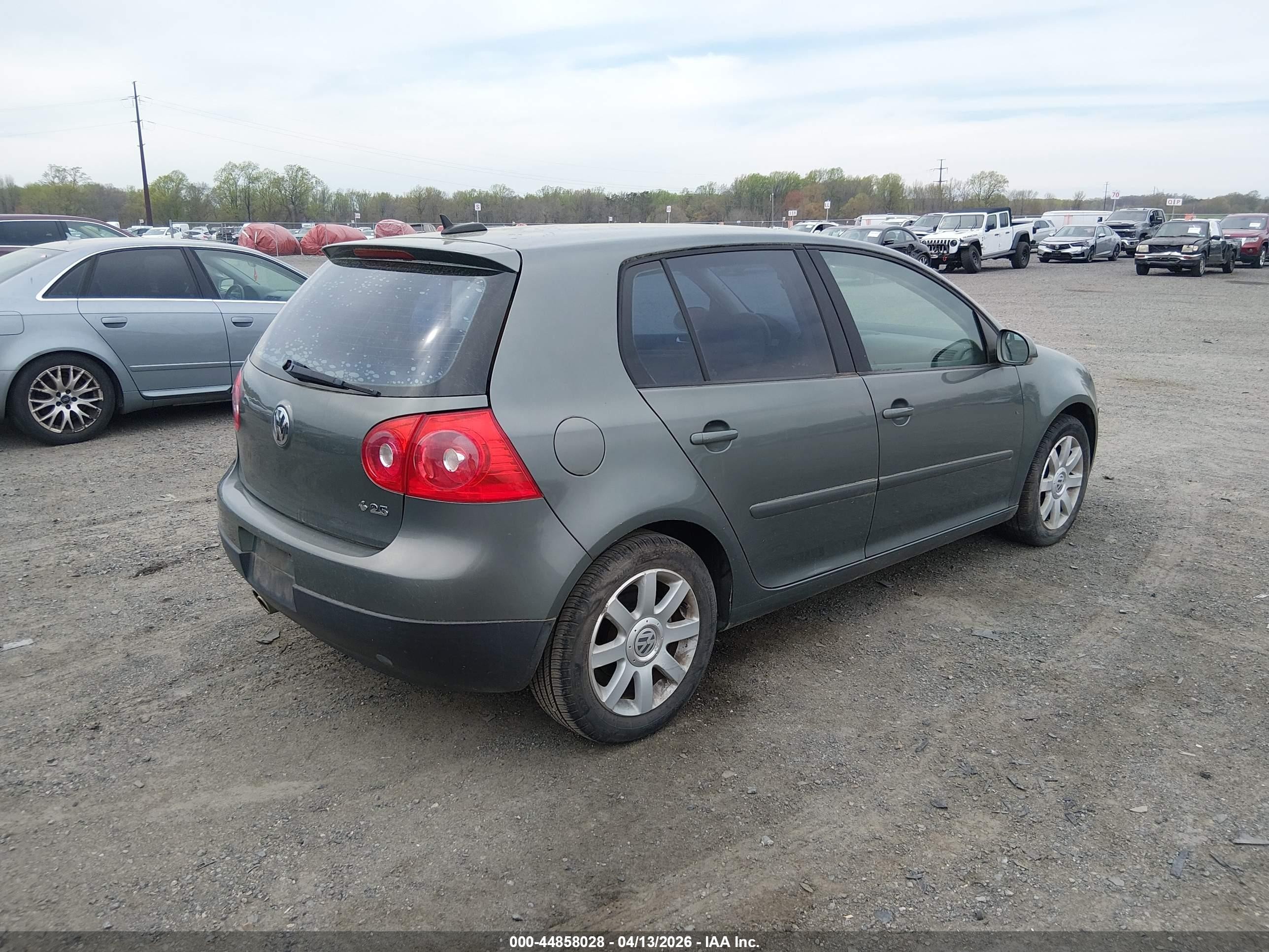 2006 Volkswagen Rabbit 4-door Green vin: WVWCR71K46W197546