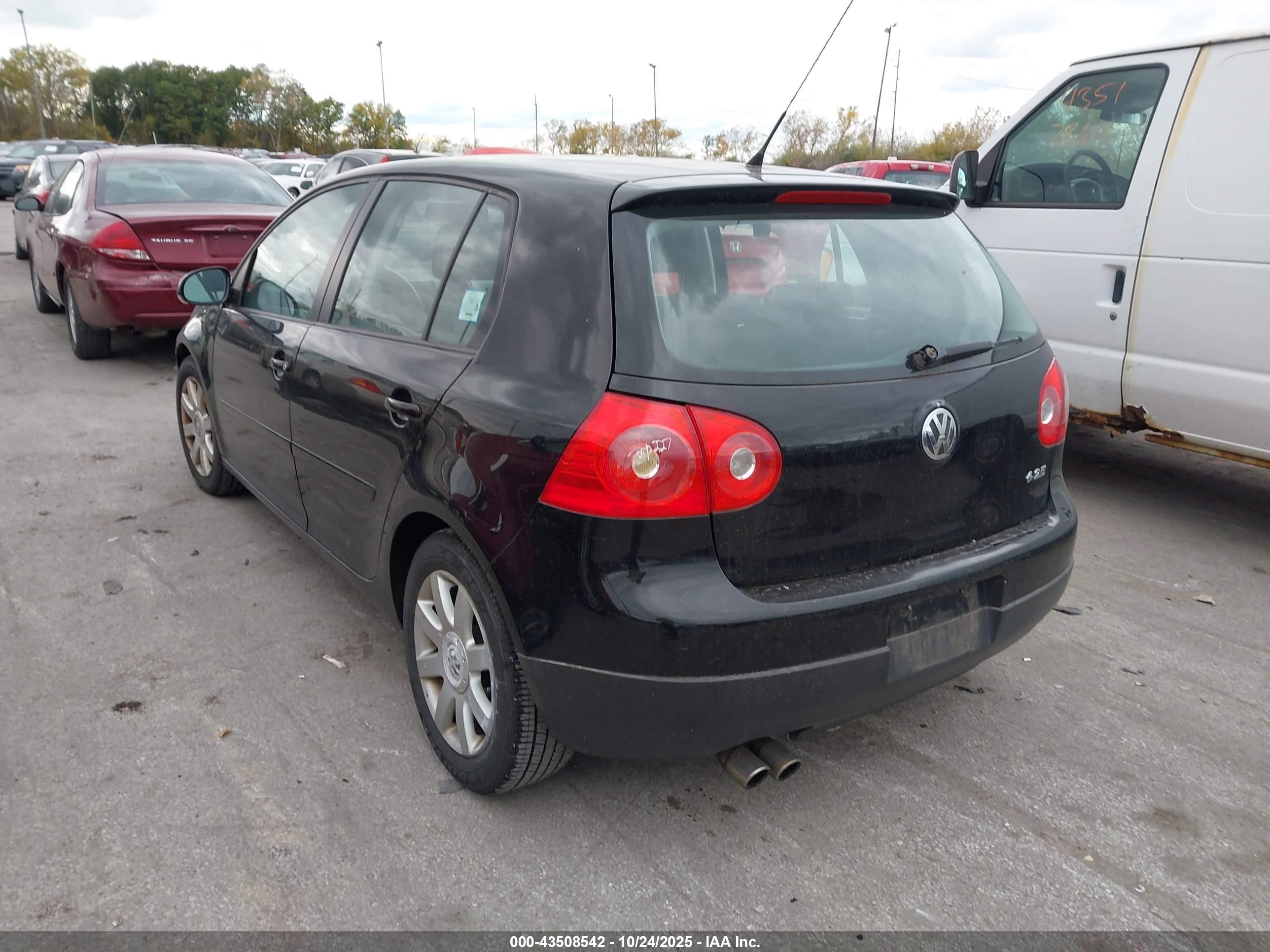 2006 Volkswagen Rabbit 4-door Черный vin: WVWCR71K86W173850