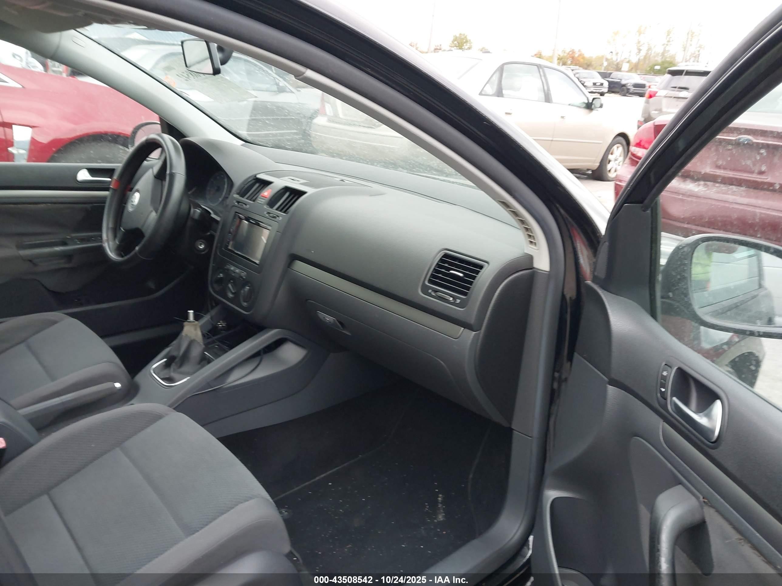 2006 Volkswagen Rabbit 4-door Черный vin: WVWCR71K86W173850