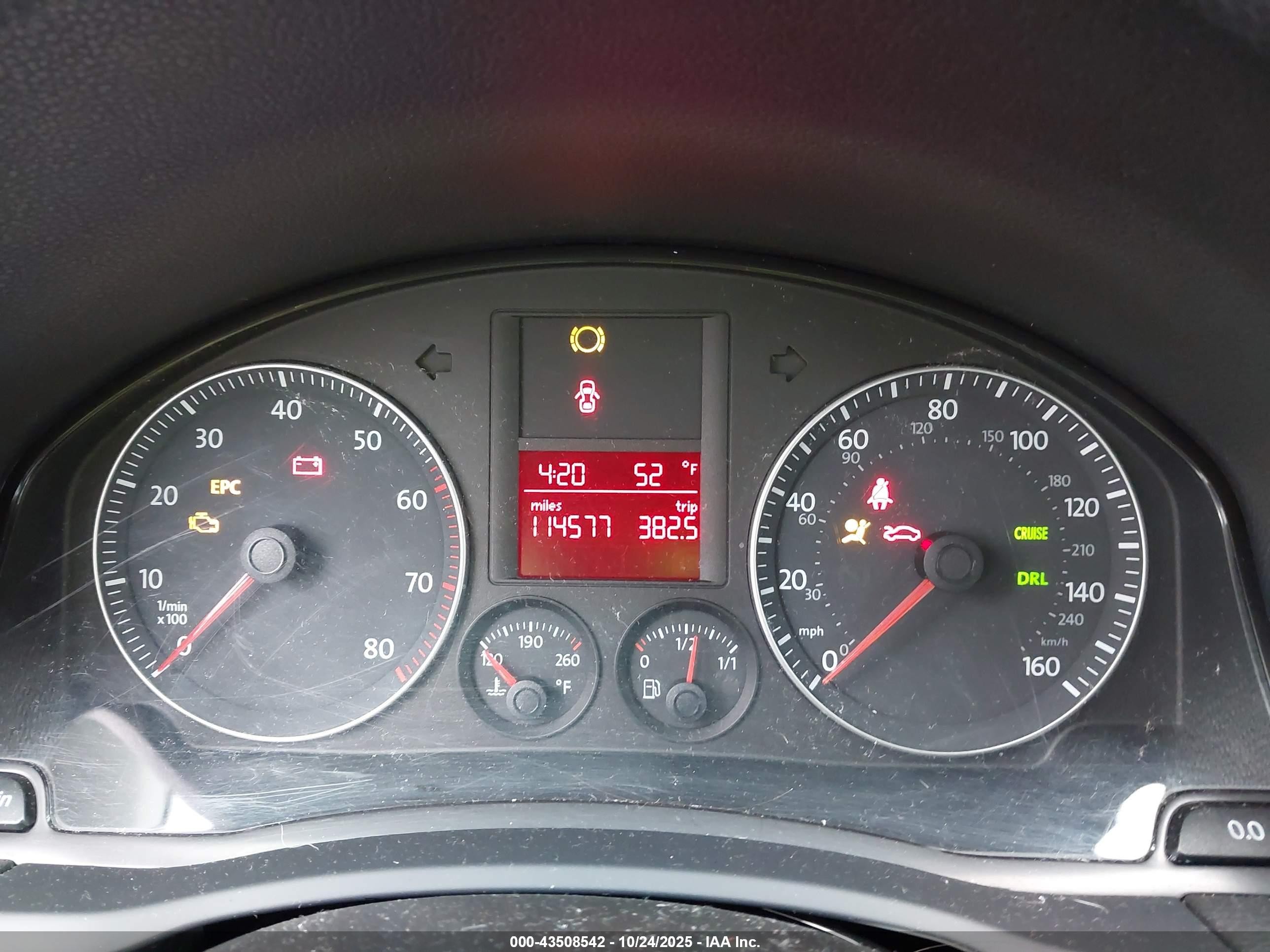 2006 Volkswagen Rabbit 4-door Черный vin: WVWCR71K86W173850