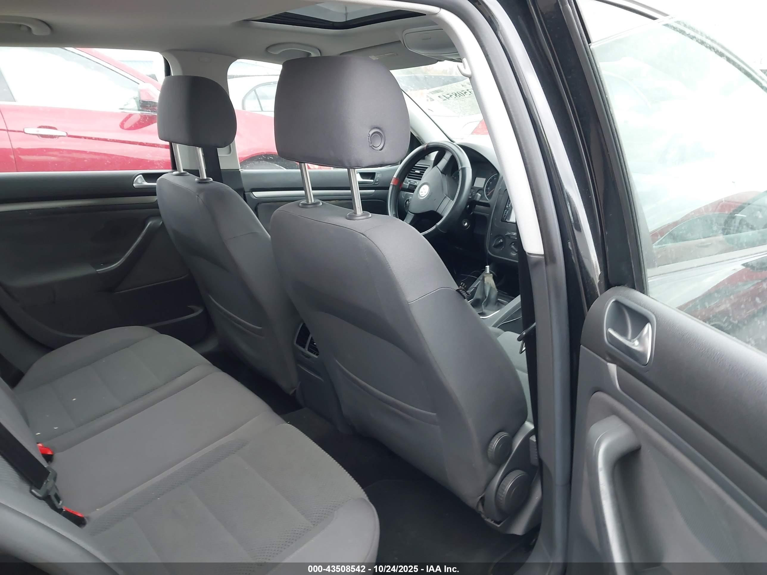 2006 Volkswagen Rabbit 4-door Черный vin: WVWCR71K86W173850