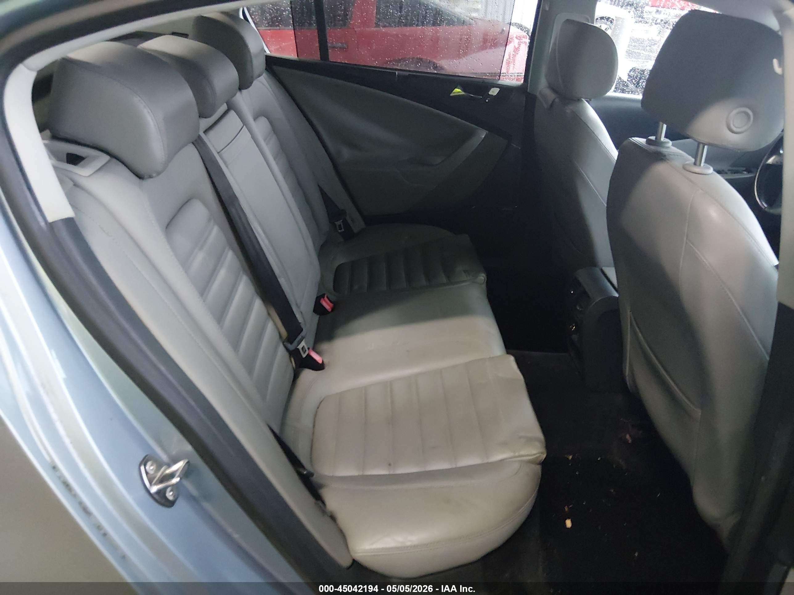 2006 Volkswagen Passat 3.6 Light Blue vin: WVWCU93C76P088489
