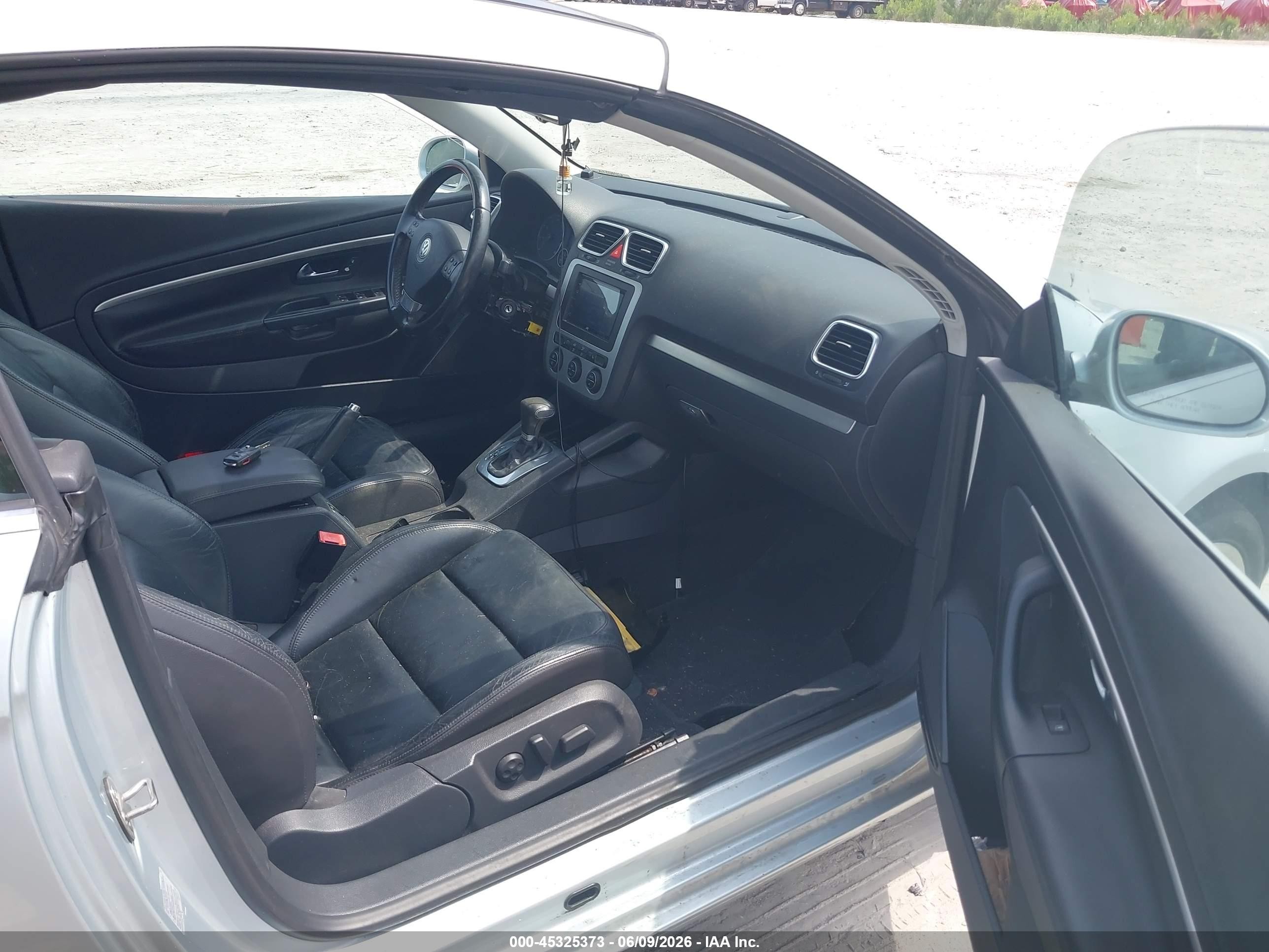 2007 Volkswagen Eos 2.0t Silver vin: WVWDA71F57V018596