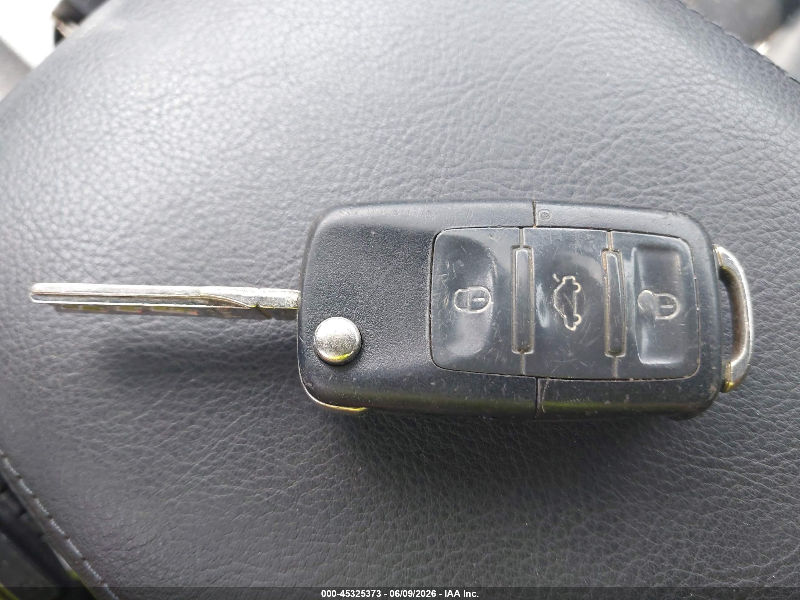 2007 Volkswagen Eos 2.0t Silver vin: WVWDA71F57V018596