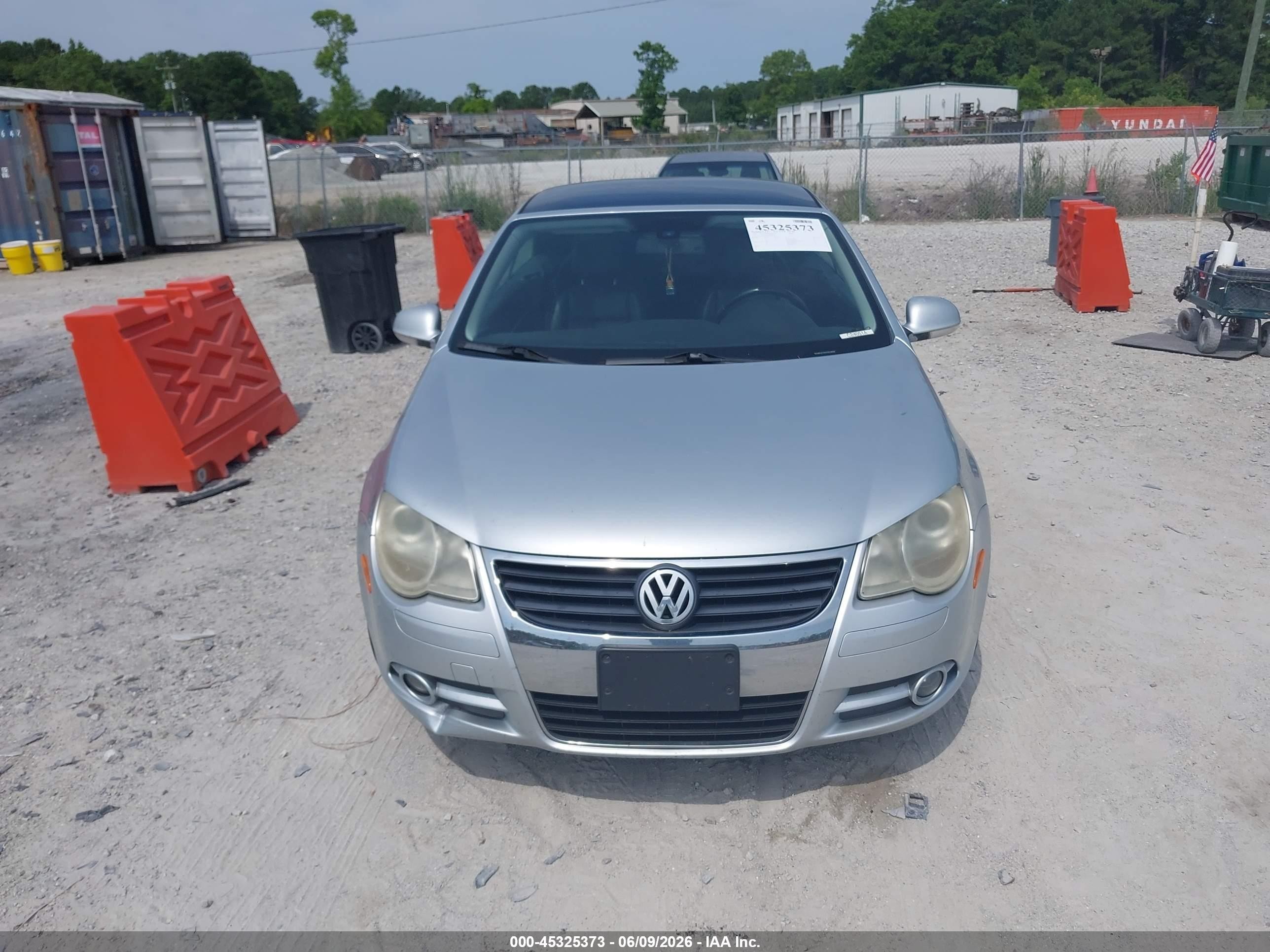 2007 Volkswagen Eos 2.0t Silver vin: WVWDA71F57V018596