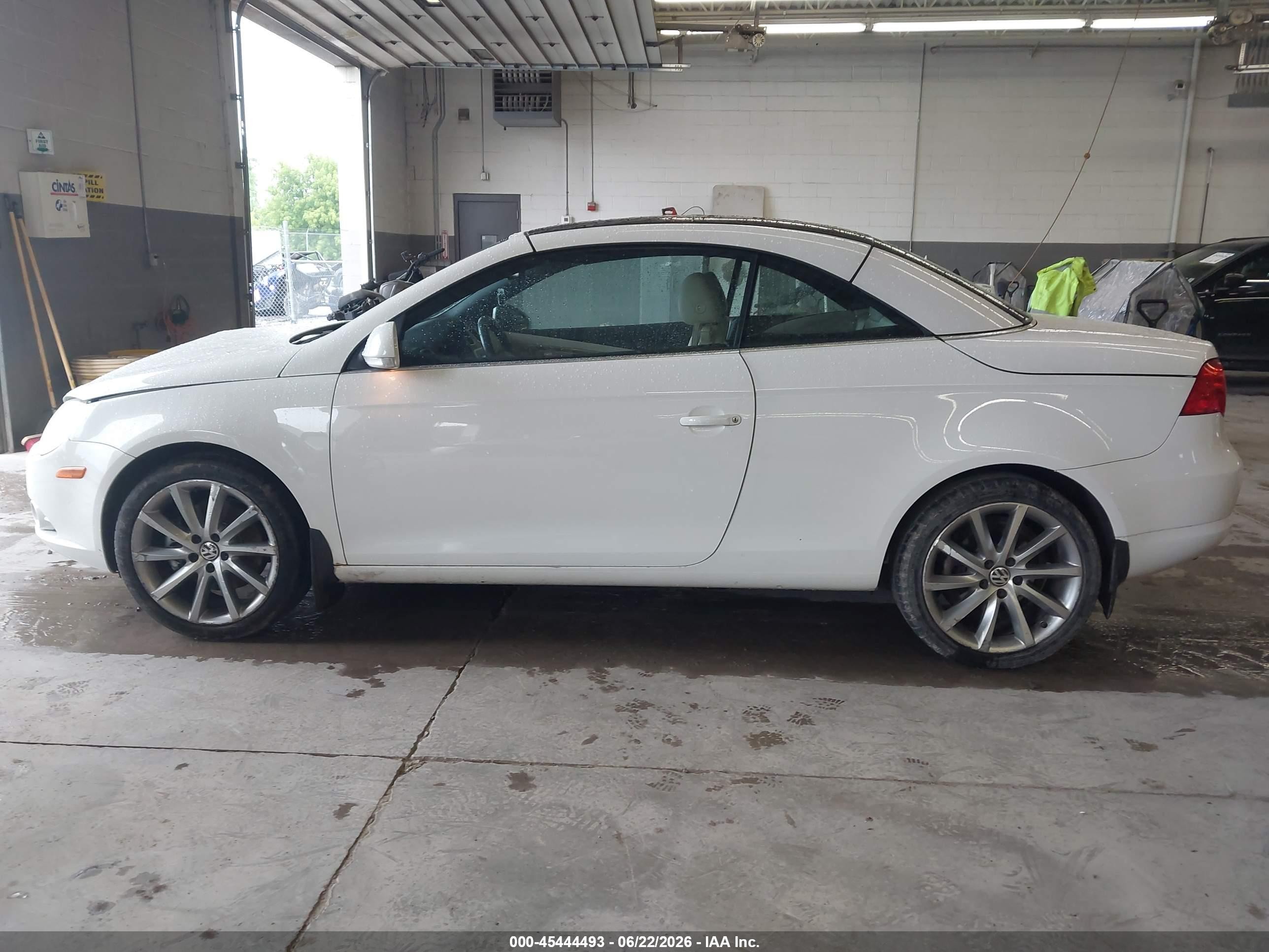 2007 Volkswagen Eos 2.0t White vin: WVWDA71F97V021341