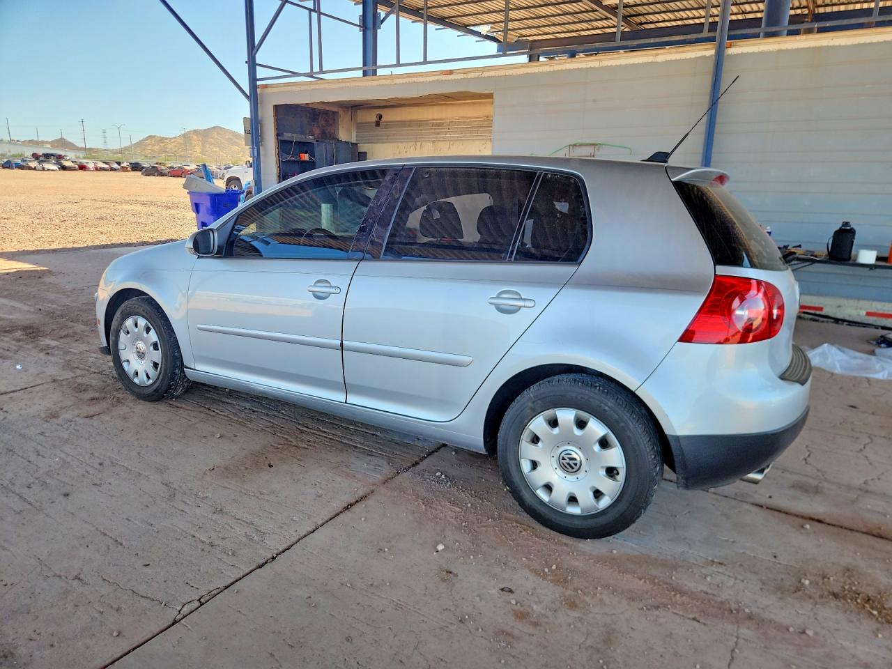 2009 Volkswagen Rabbit Silver vin: WVWDA71K29W096263