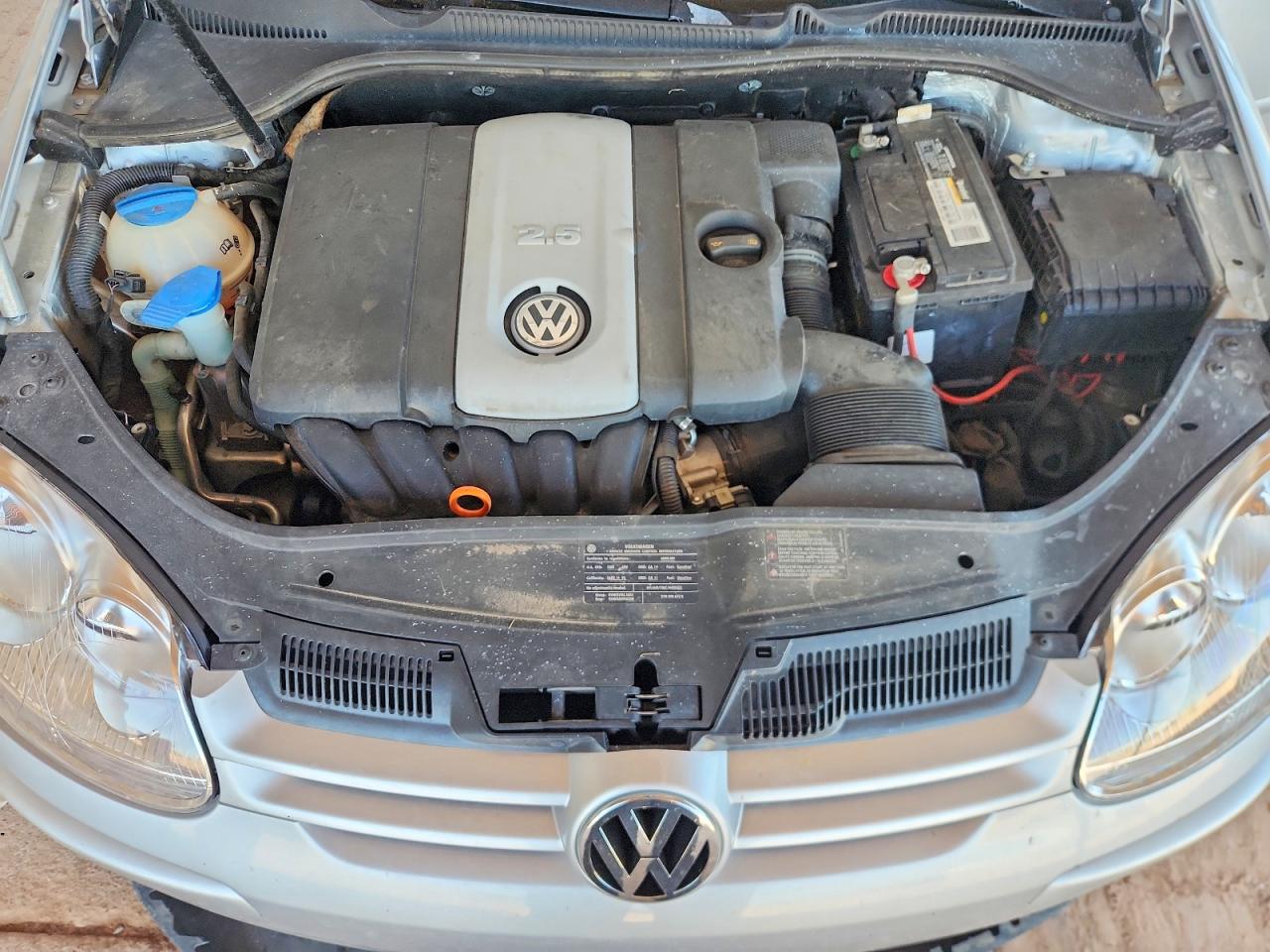 2009 Volkswagen Rabbit Silver vin: WVWDA71K29W096263