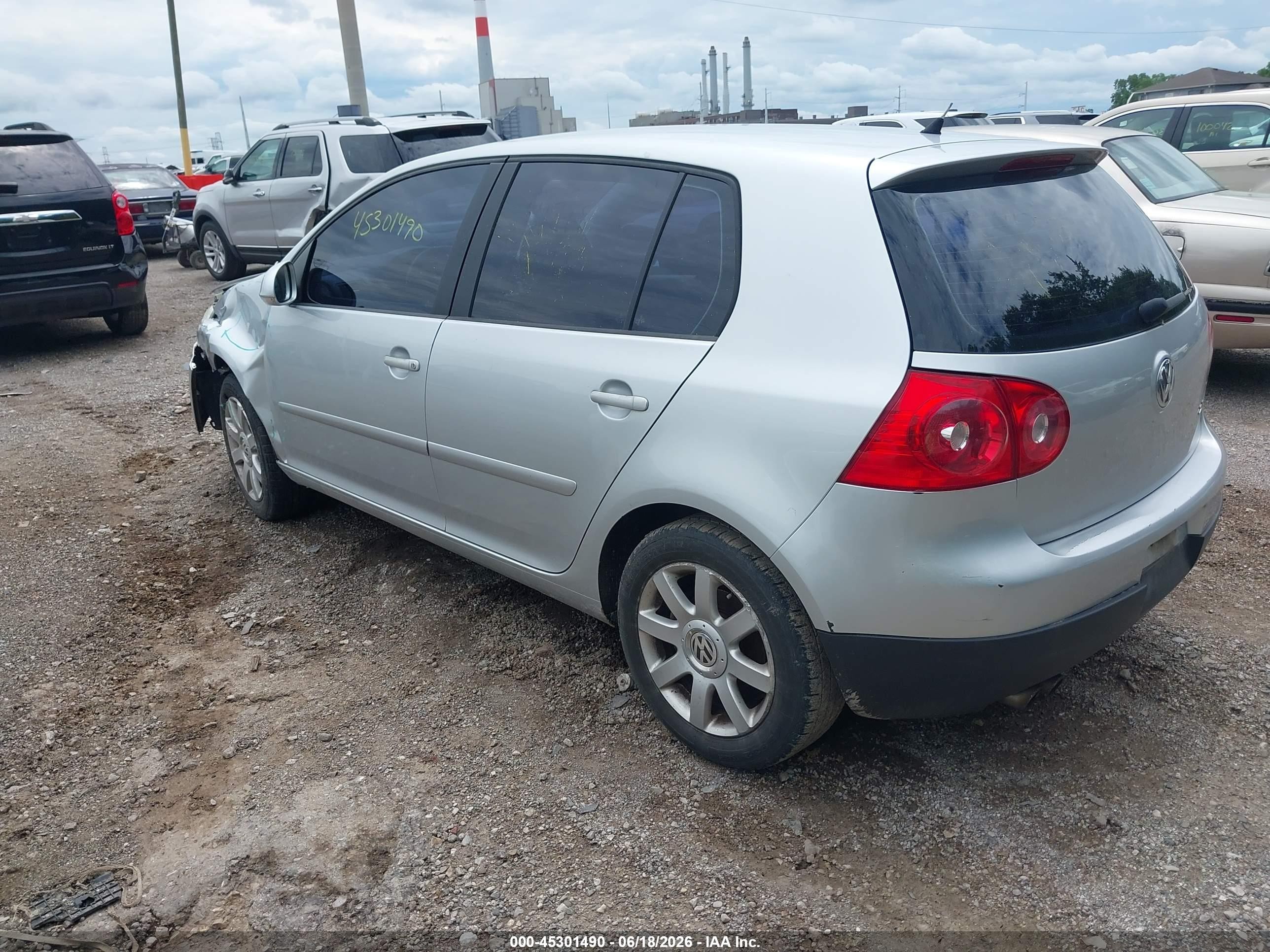 2009 Volkswagen Rabbit S Silver vin: WVWDA71K49W141218