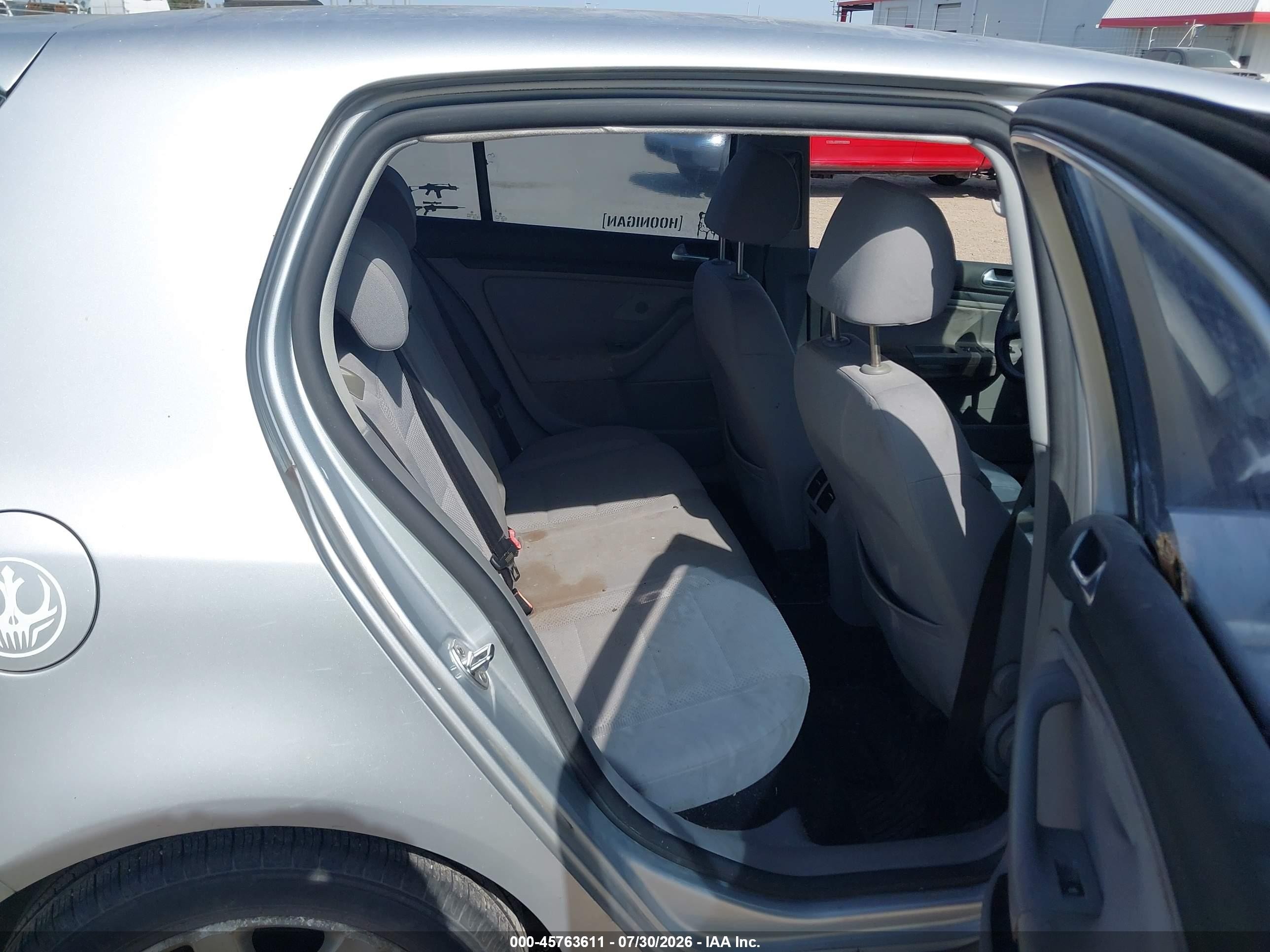 2008 Volkswagen Rabbit S Silver vin: WVWDA71K88W243524