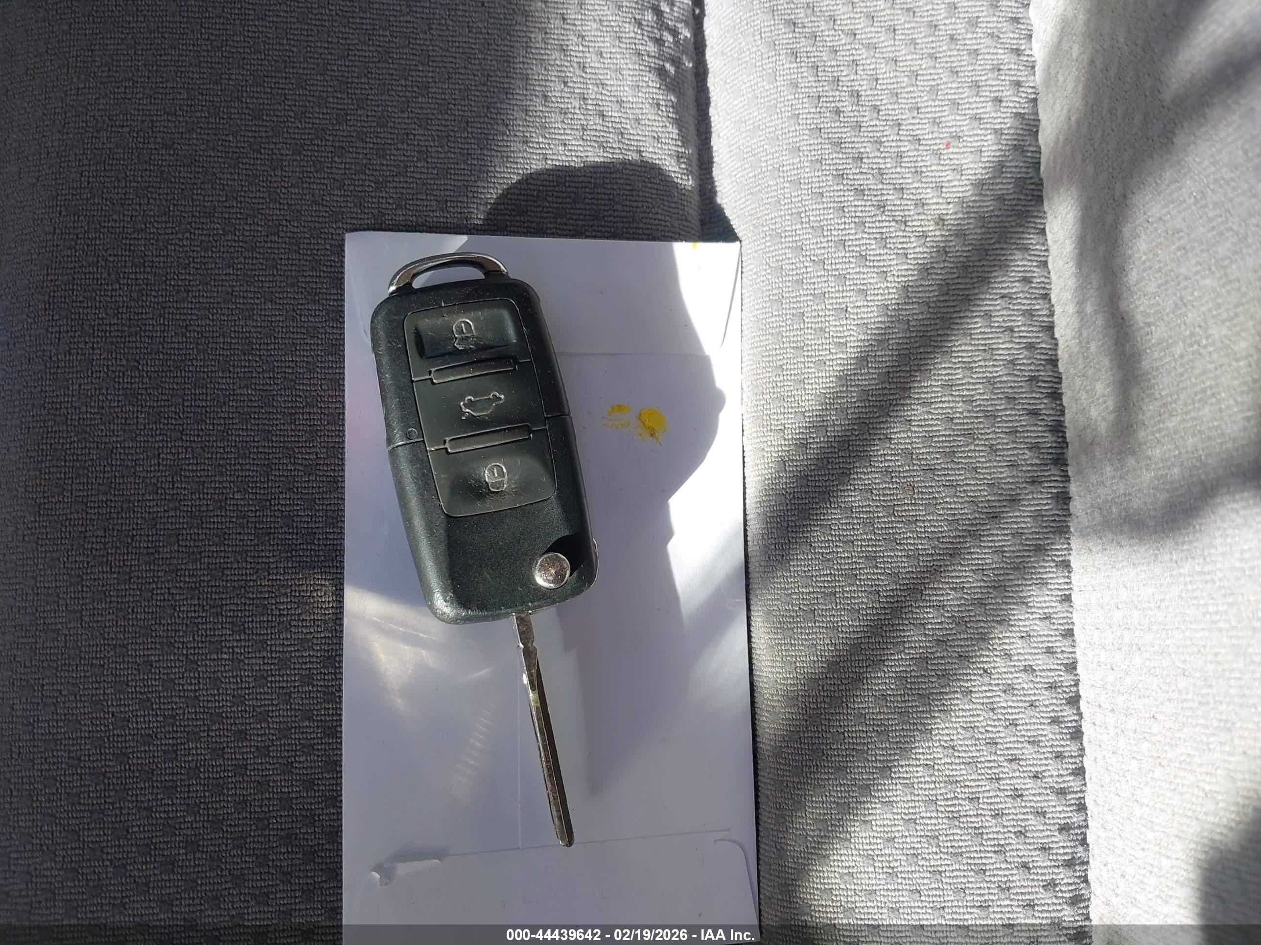 2008 Volkswagen Rabbit S Белый vin: WVWDA71K98W247033