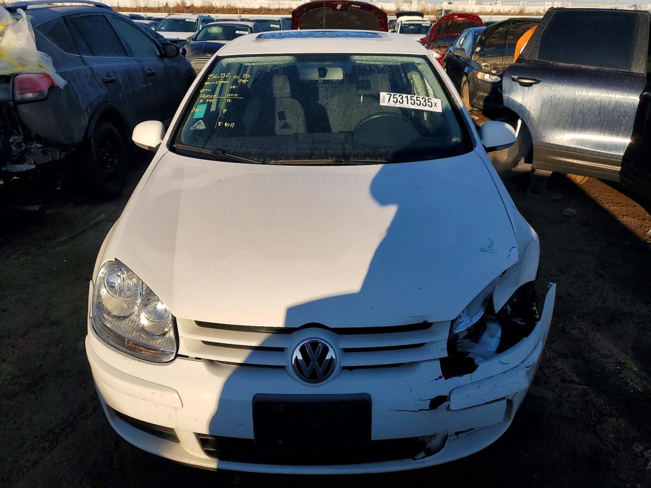 2009 Volkswagen Rabbit White vin: WVWDA71K99W024007