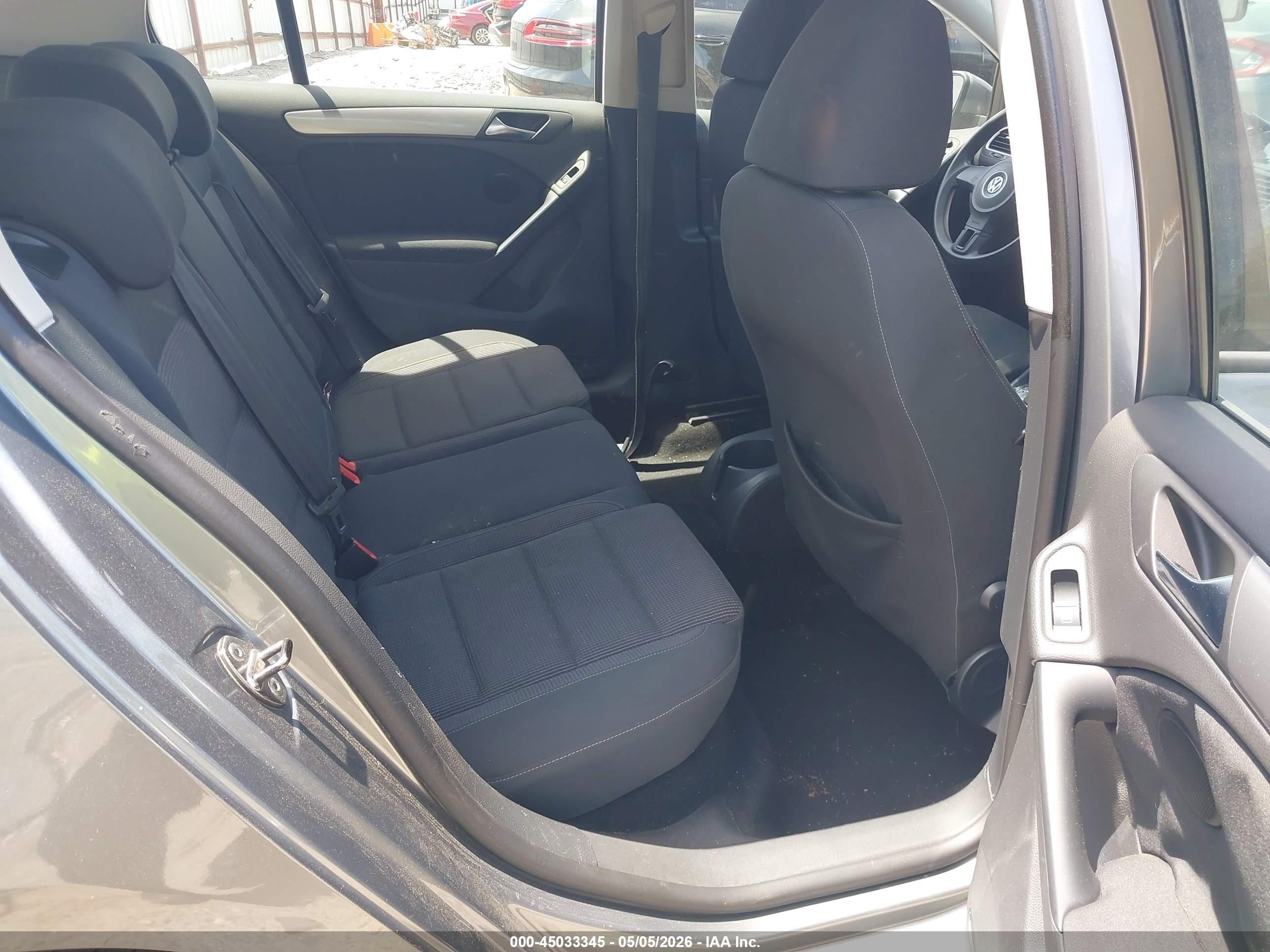 2010 Volkswagen Golf 4-door Gray vin: WVWDA7AJ4AW241993