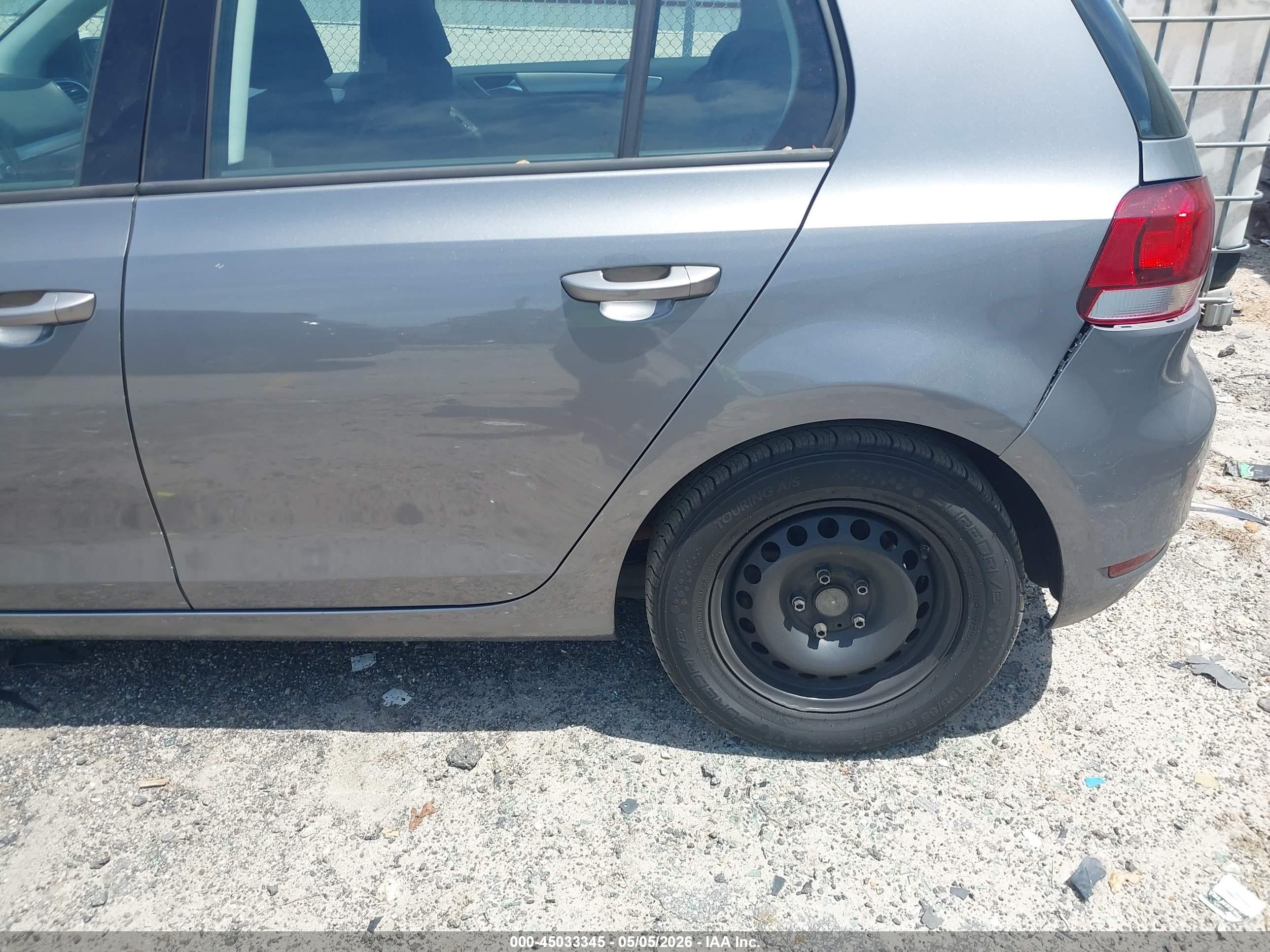 2010 Volkswagen Golf 4-door Gray vin: WVWDA7AJ4AW241993