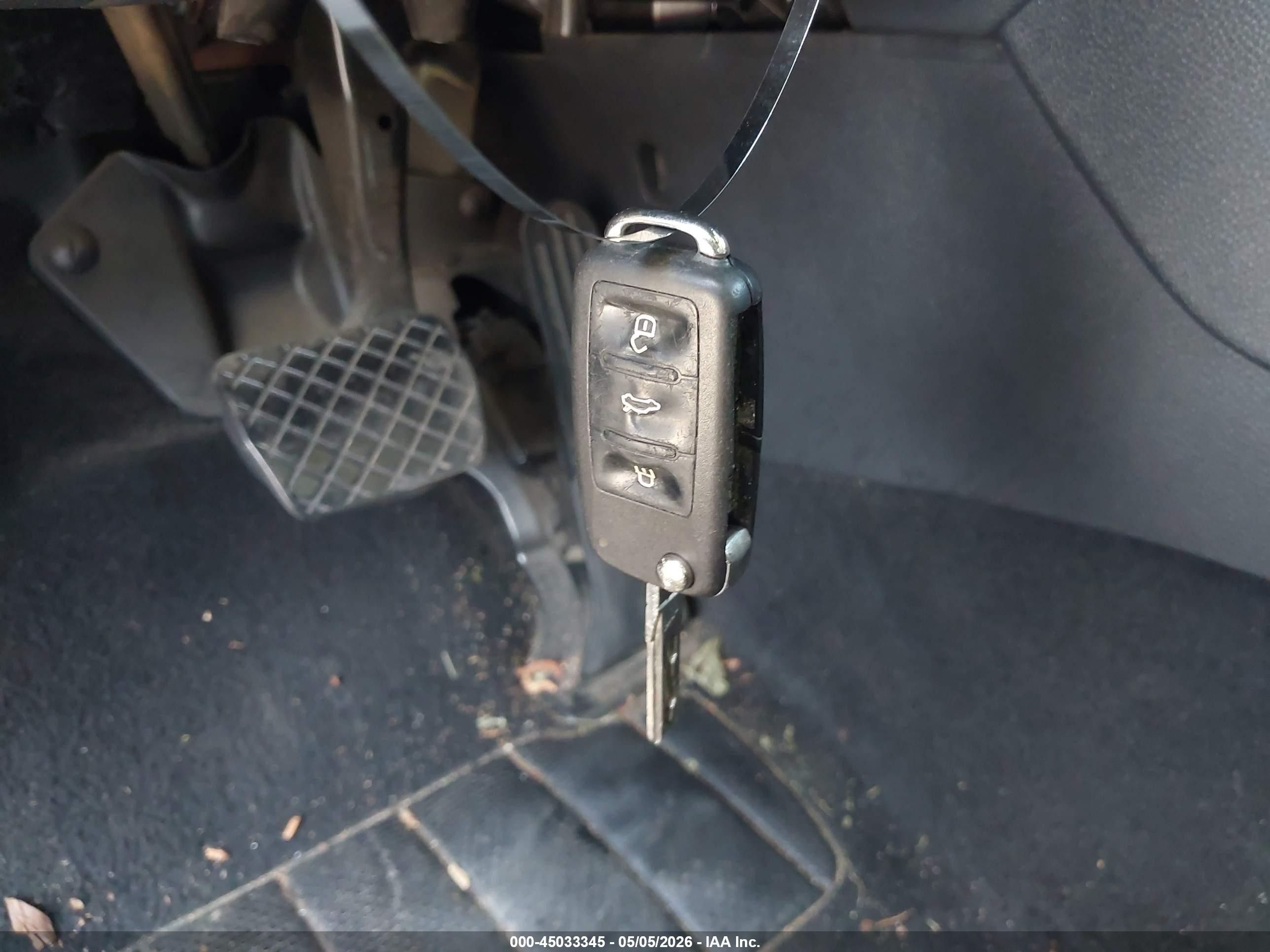 2010 Volkswagen Golf 4-door Gray vin: WVWDA7AJ4AW241993
