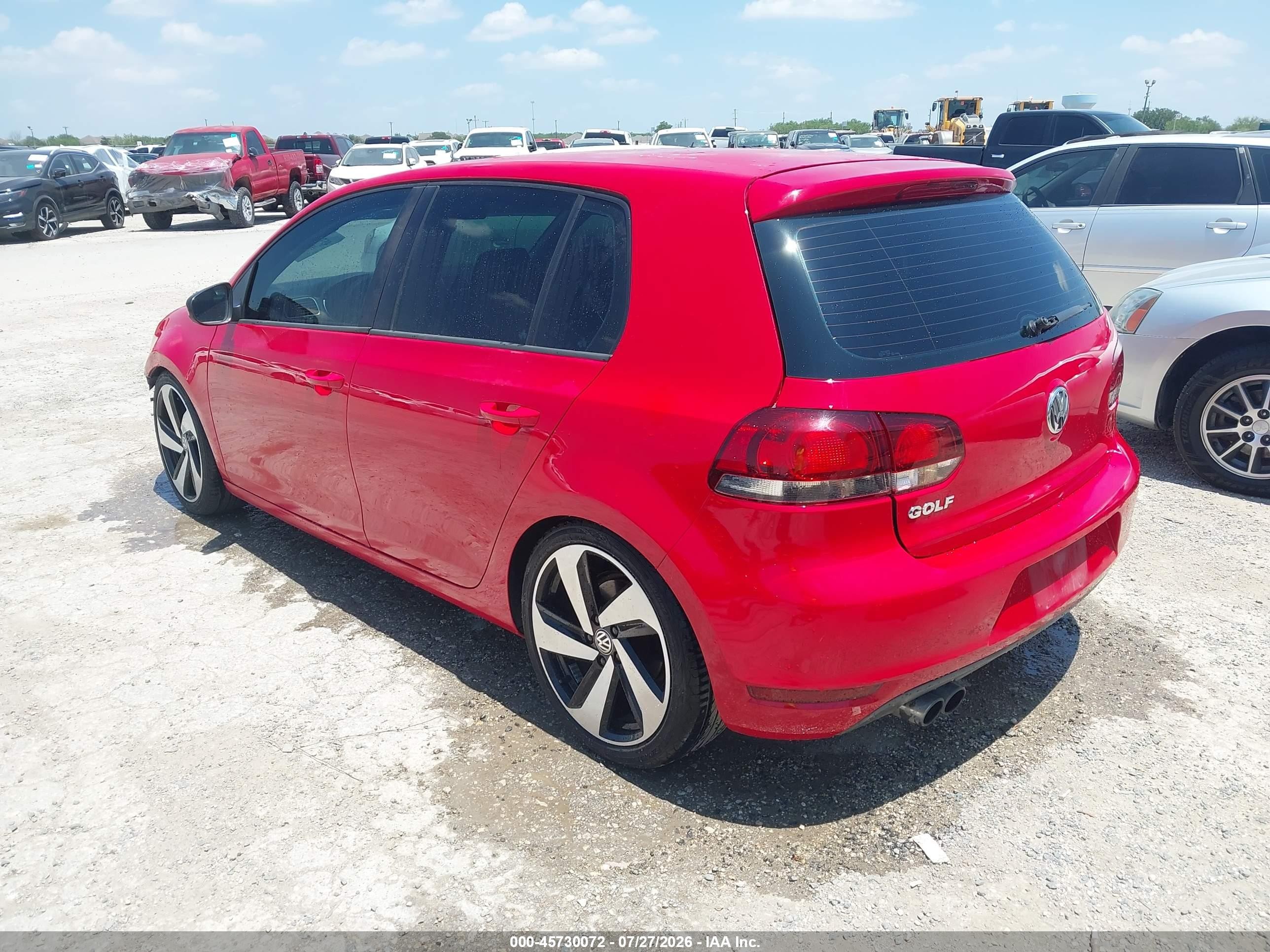 2011 Volkswagen Golf 2.5l 4-door Red vin: WVWDA7AJ4BW305306