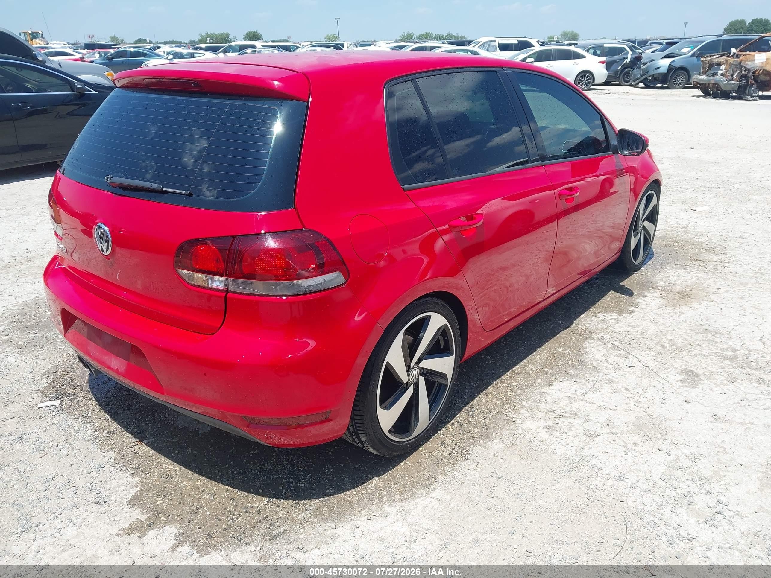 2011 Volkswagen Golf 2.5l 4-door Red vin: WVWDA7AJ4BW305306
