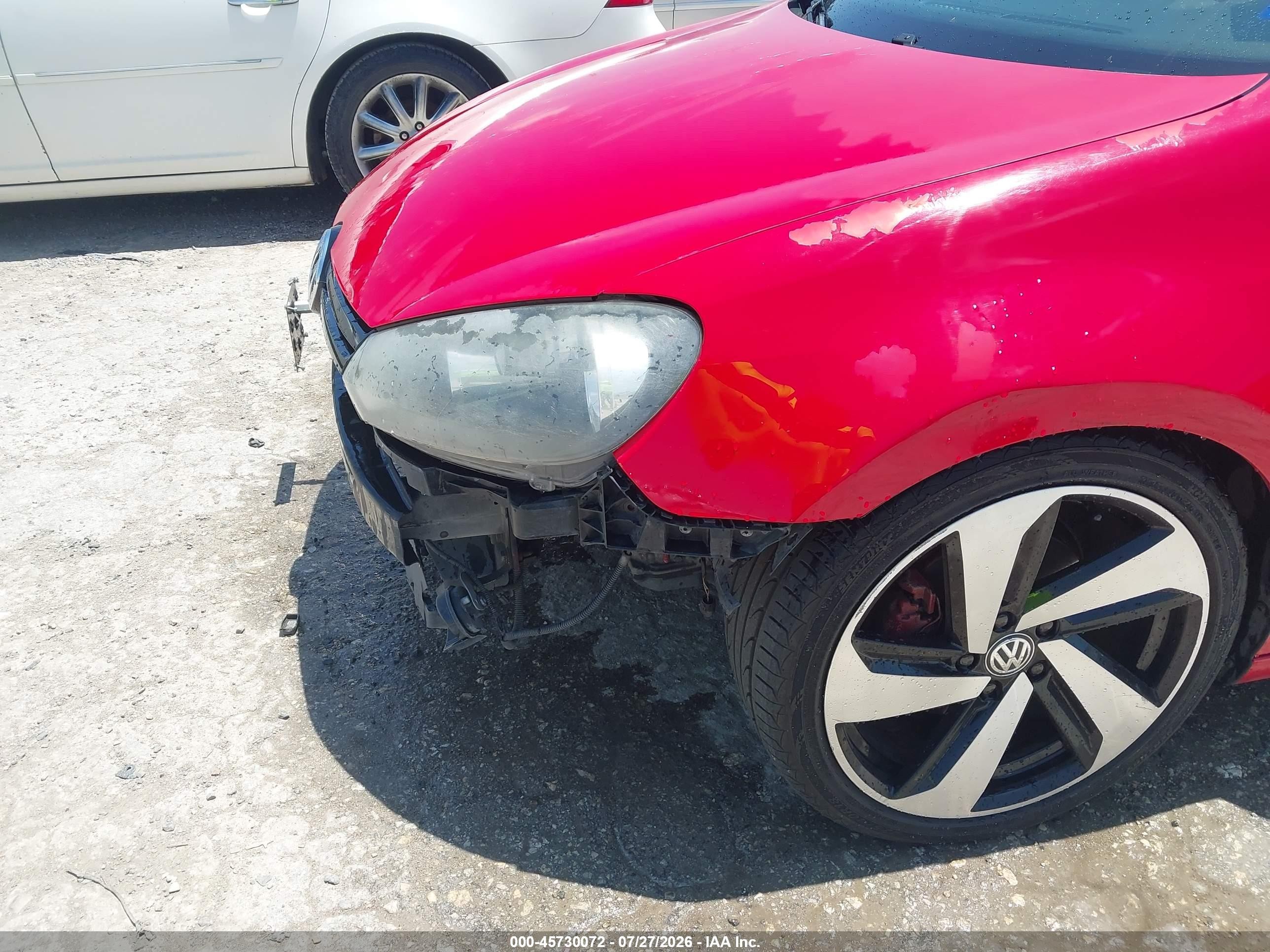 2011 Volkswagen Golf 2.5l 4-door Red vin: WVWDA7AJ4BW305306
