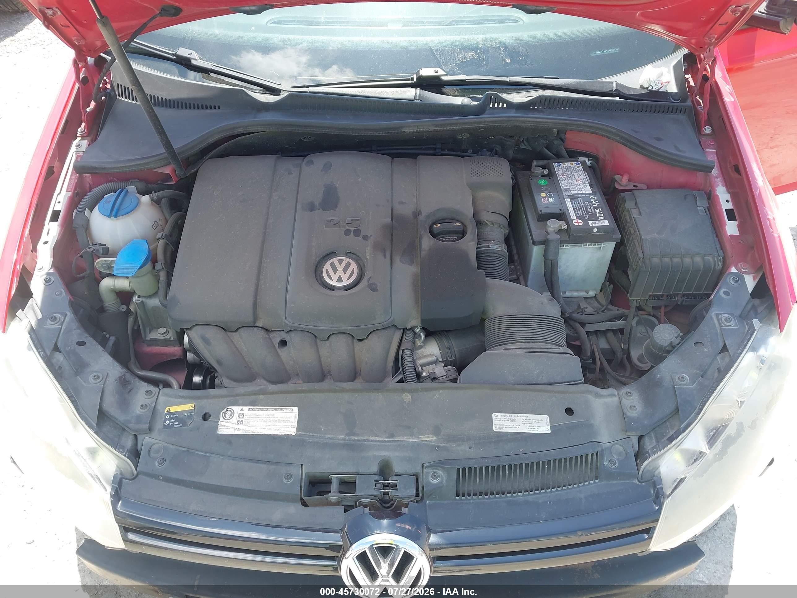 2011 Volkswagen Golf 2.5l 4-door Red vin: WVWDA7AJ4BW305306