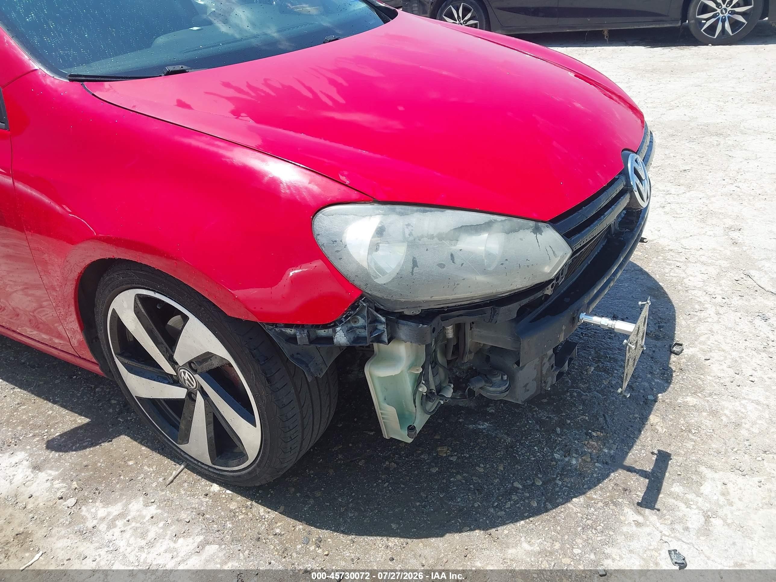 2011 Volkswagen Golf 2.5l 4-door Red vin: WVWDA7AJ4BW305306