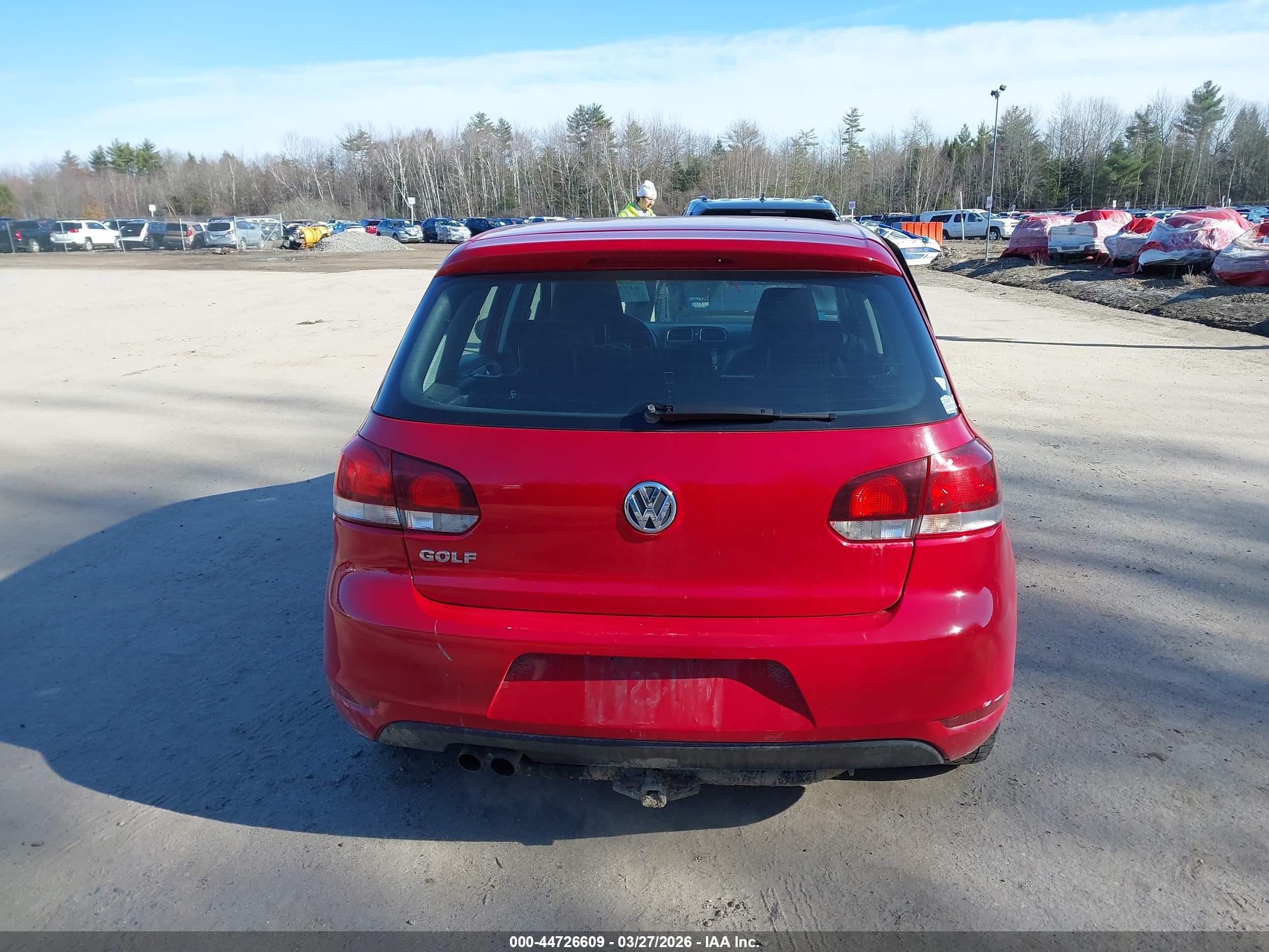 2010 Volkswagen Golf 4-door Red vin: WVWDA7AJ6AW294291