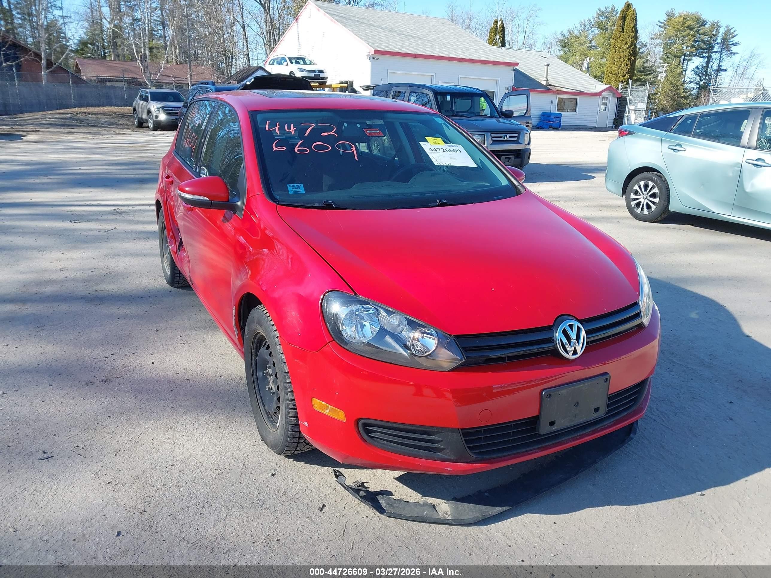 2010 Volkswagen Golf 4-door Red vin: WVWDA7AJ6AW294291