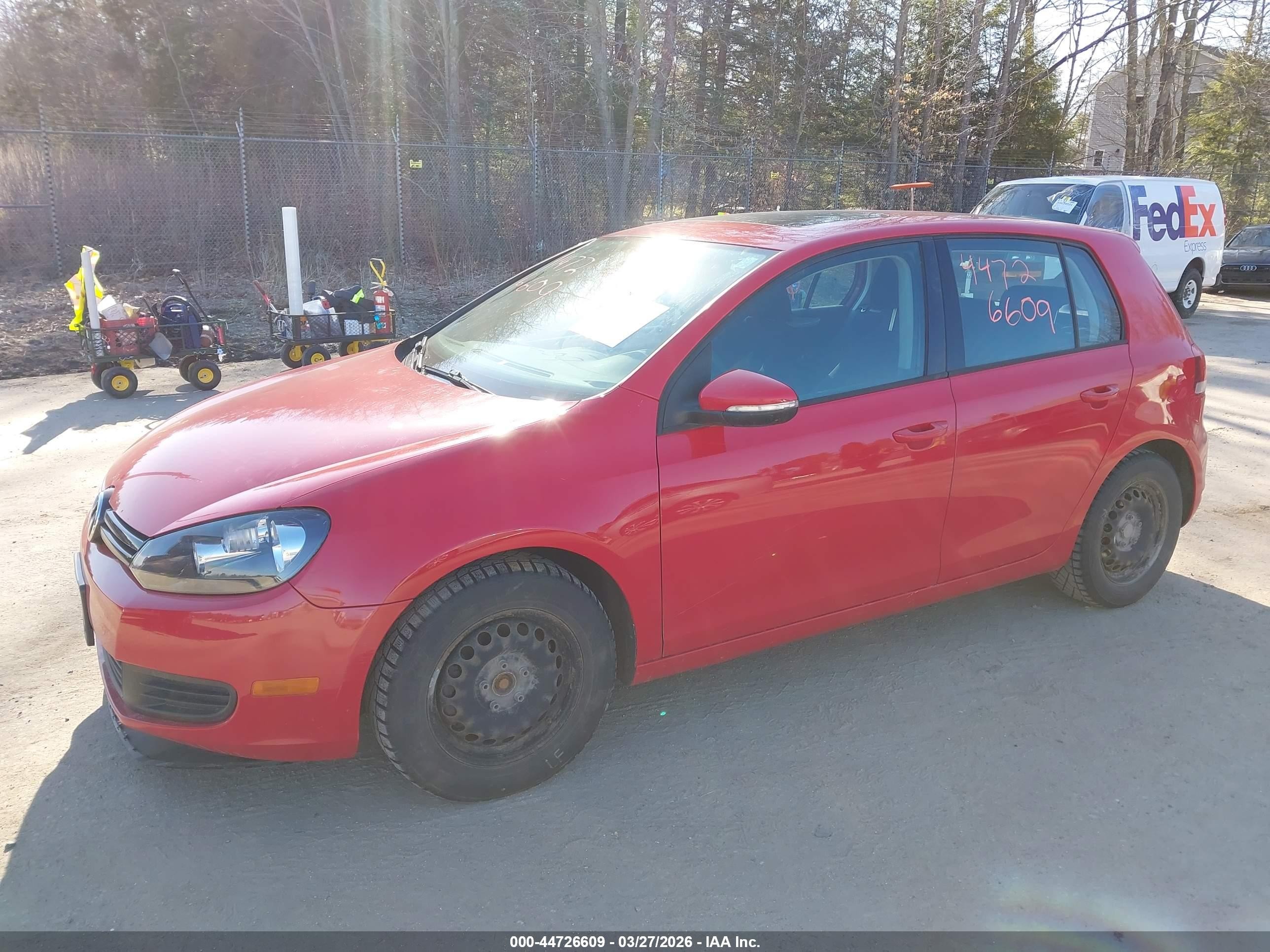 2010 Volkswagen Golf 4-door Red vin: WVWDA7AJ6AW294291